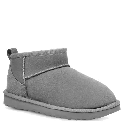 أحذية UGG رمادية