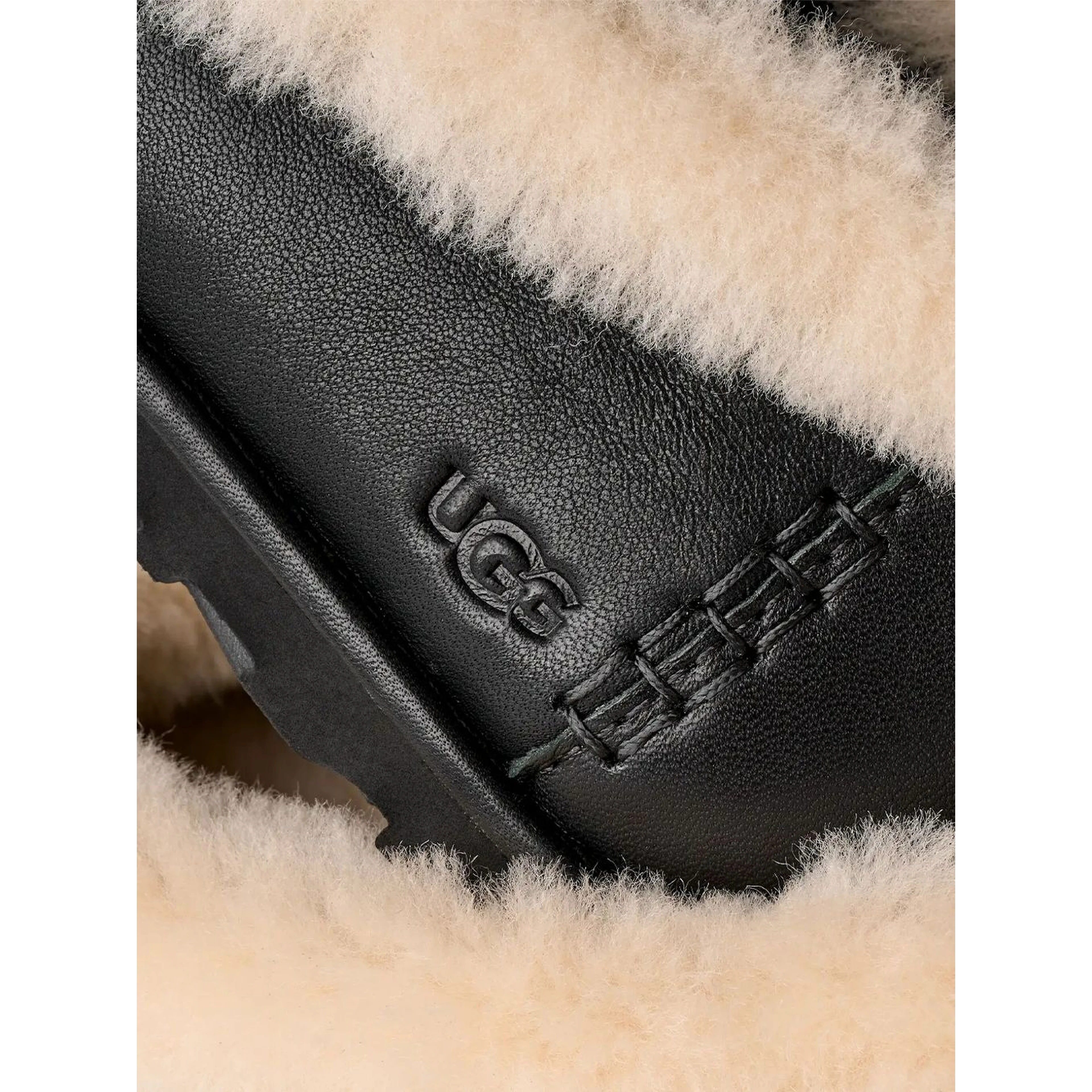 UGG Flat shoes Black