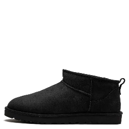 أحذية UGG سوداء