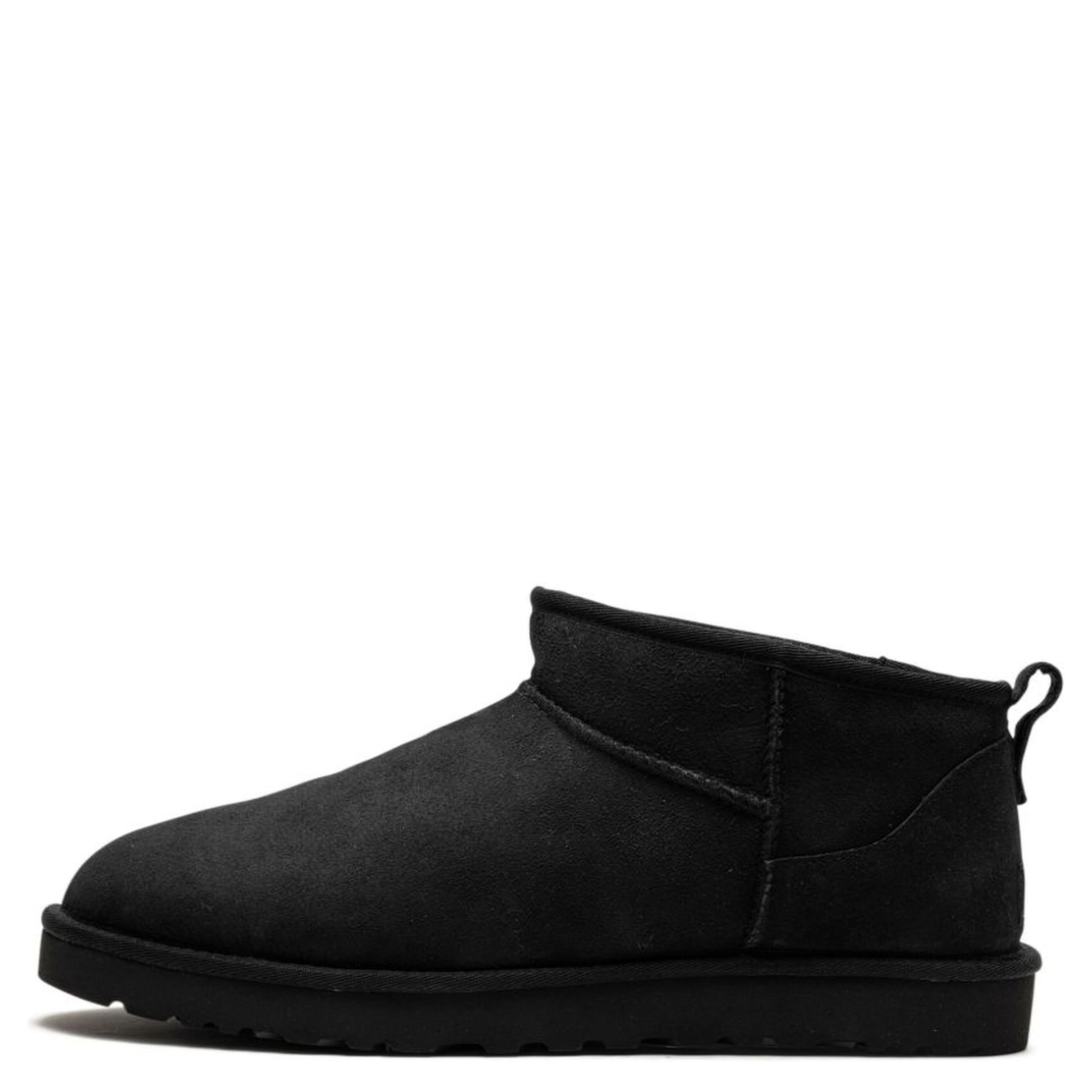 أحذية UGG سوداء