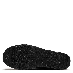 أحذية UGG سوداء