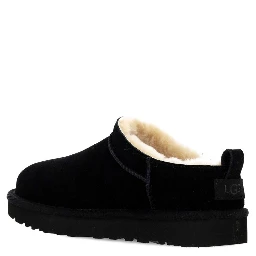 أحذية UGG سوداء
