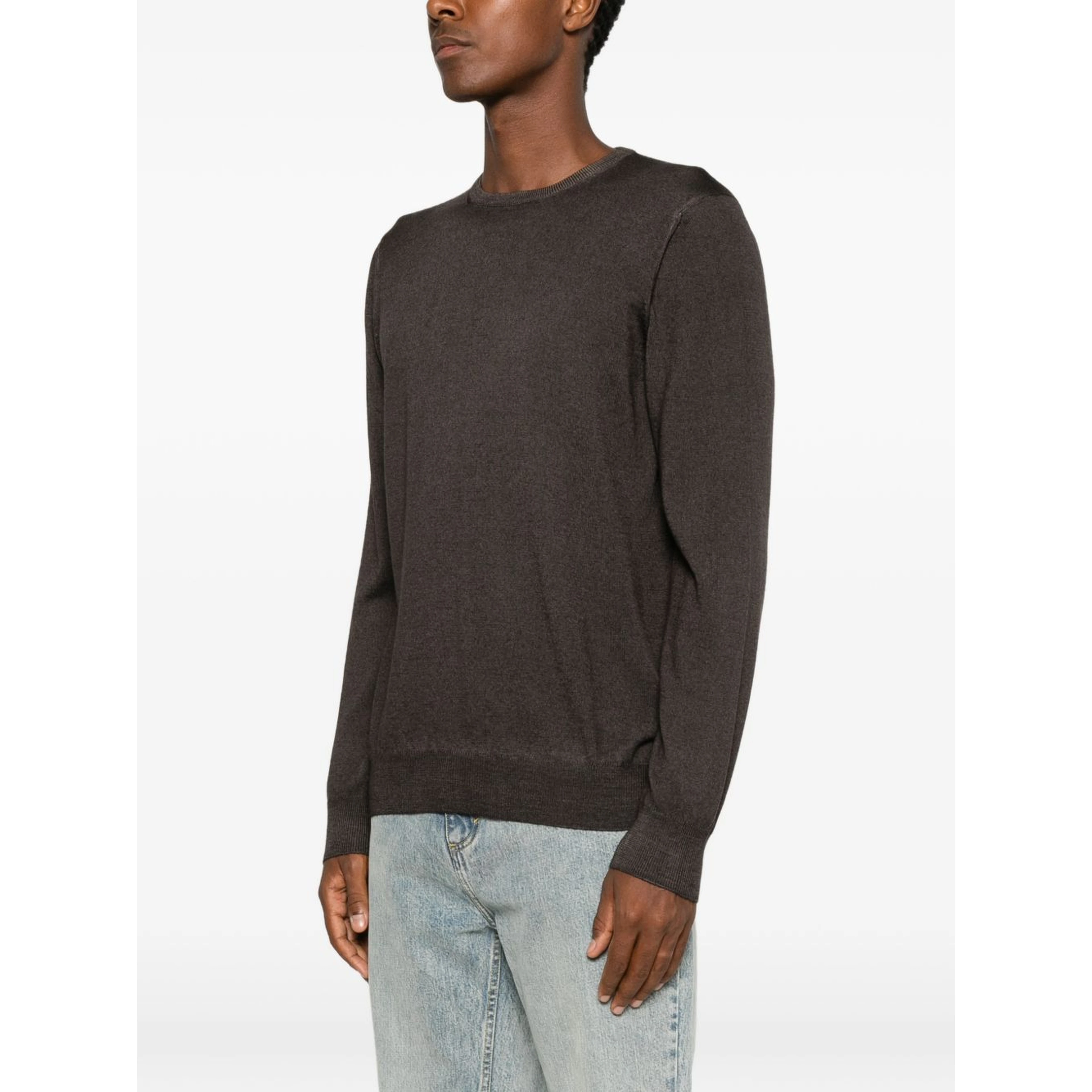 VENGERA Sweaters