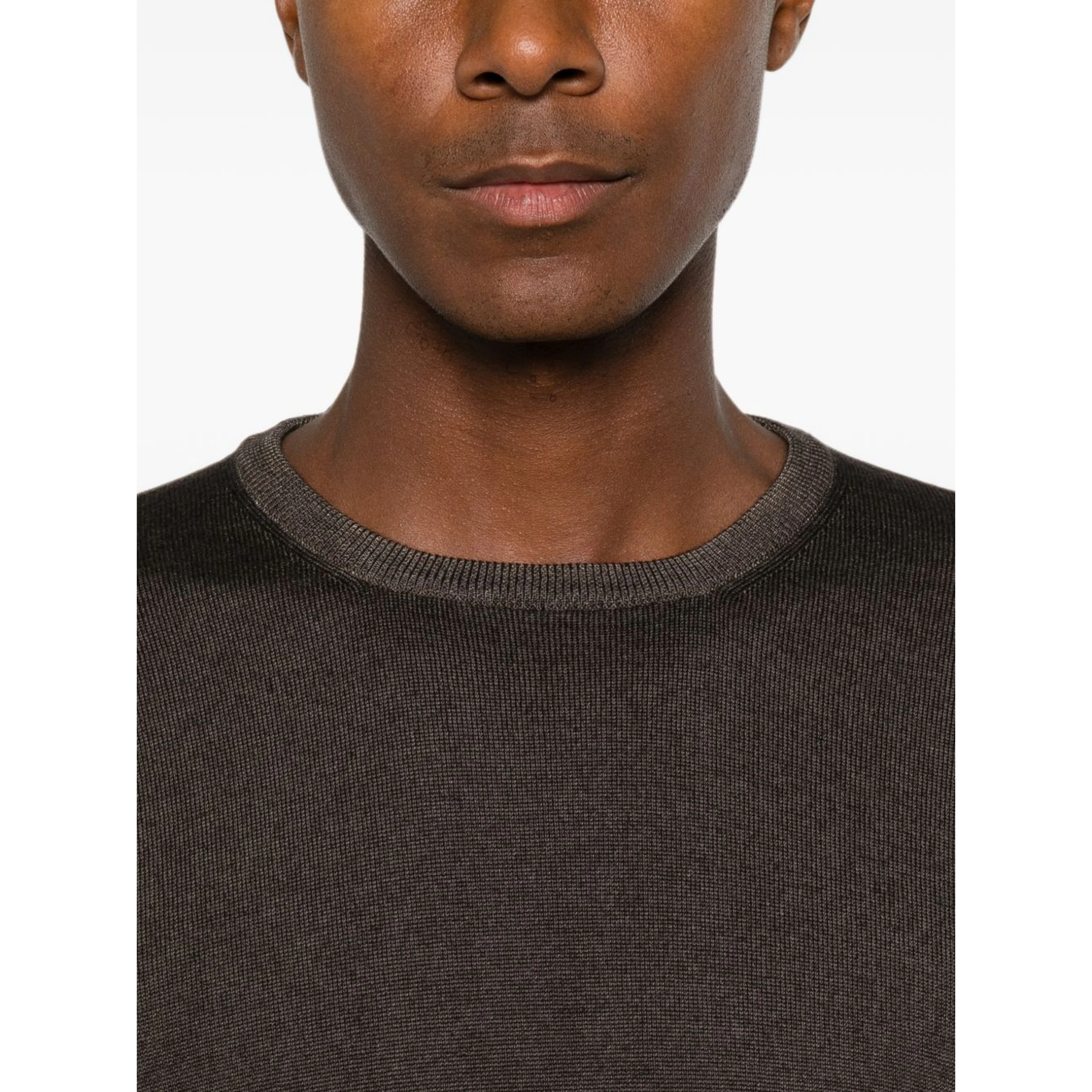 VENGERA Sweaters