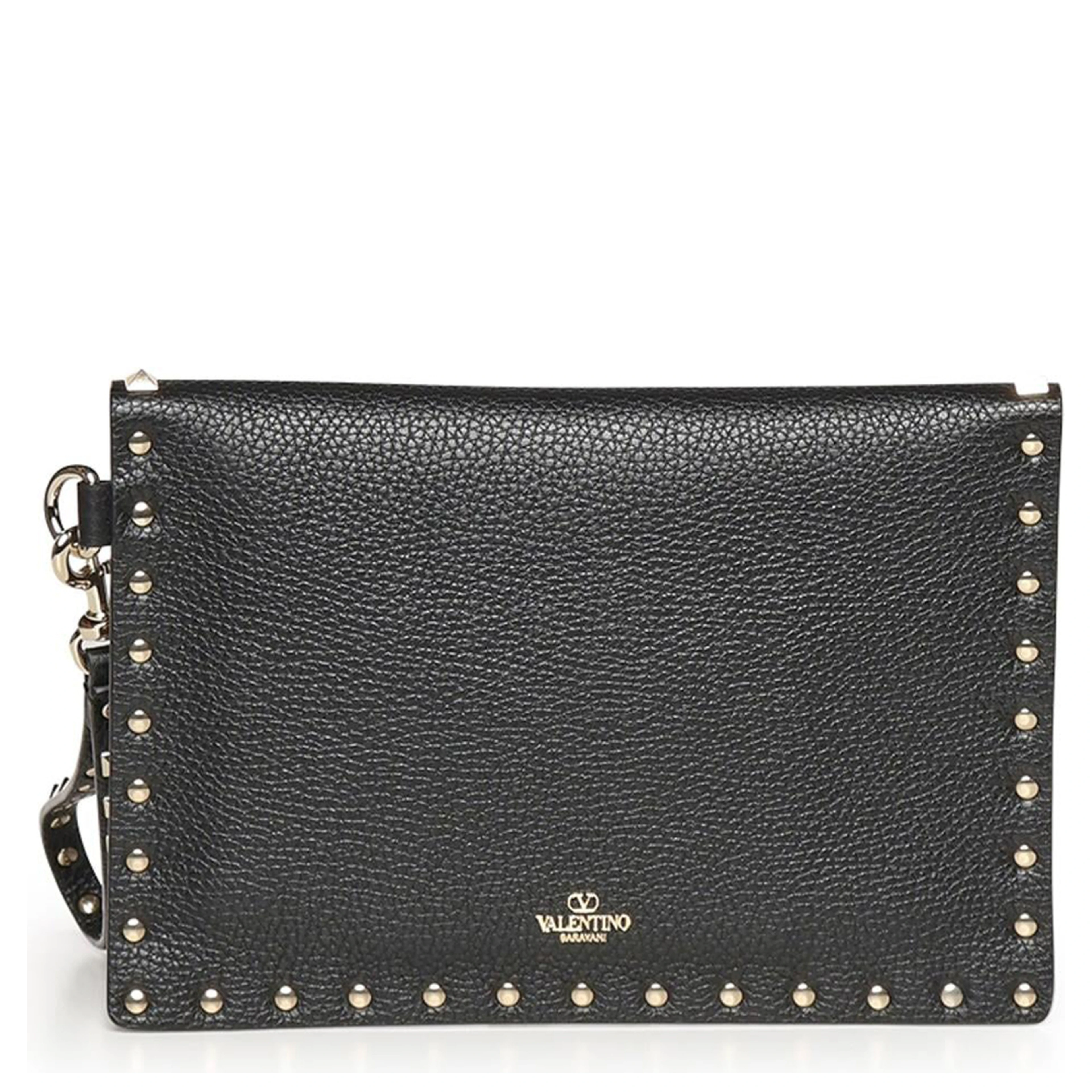 Grainy calfskin Rockstud pouch