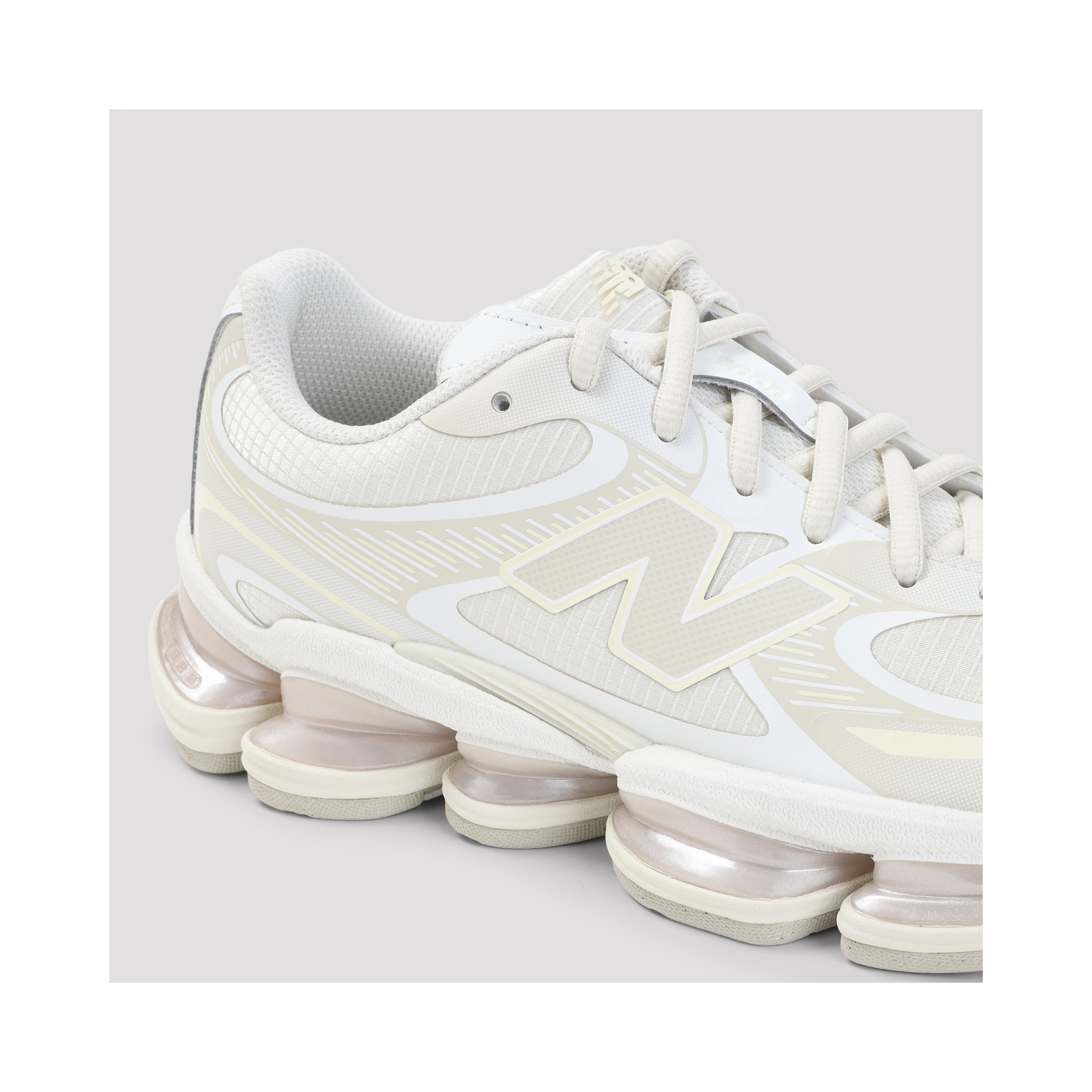New Balance 2000 Sneakers