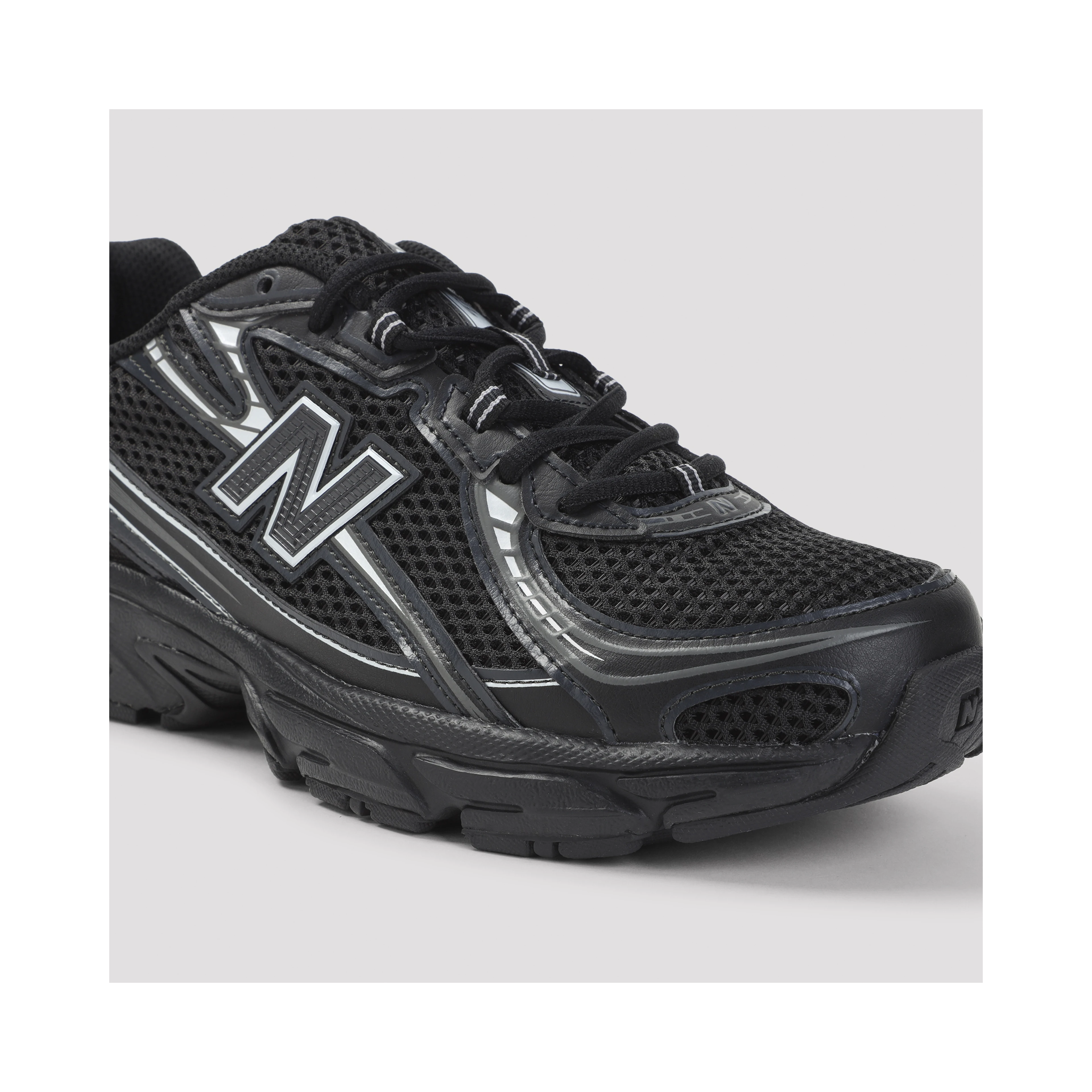 New Balance 740 Sneakers