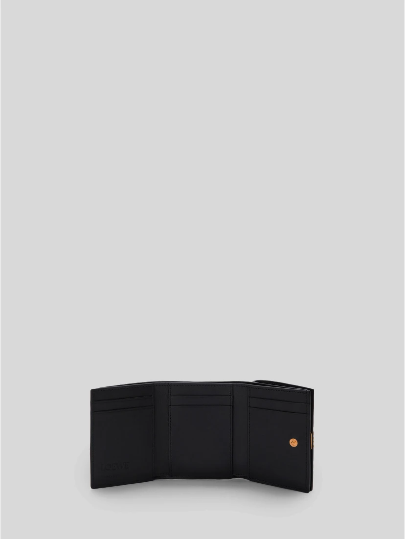 Trifold wallet with Anagram