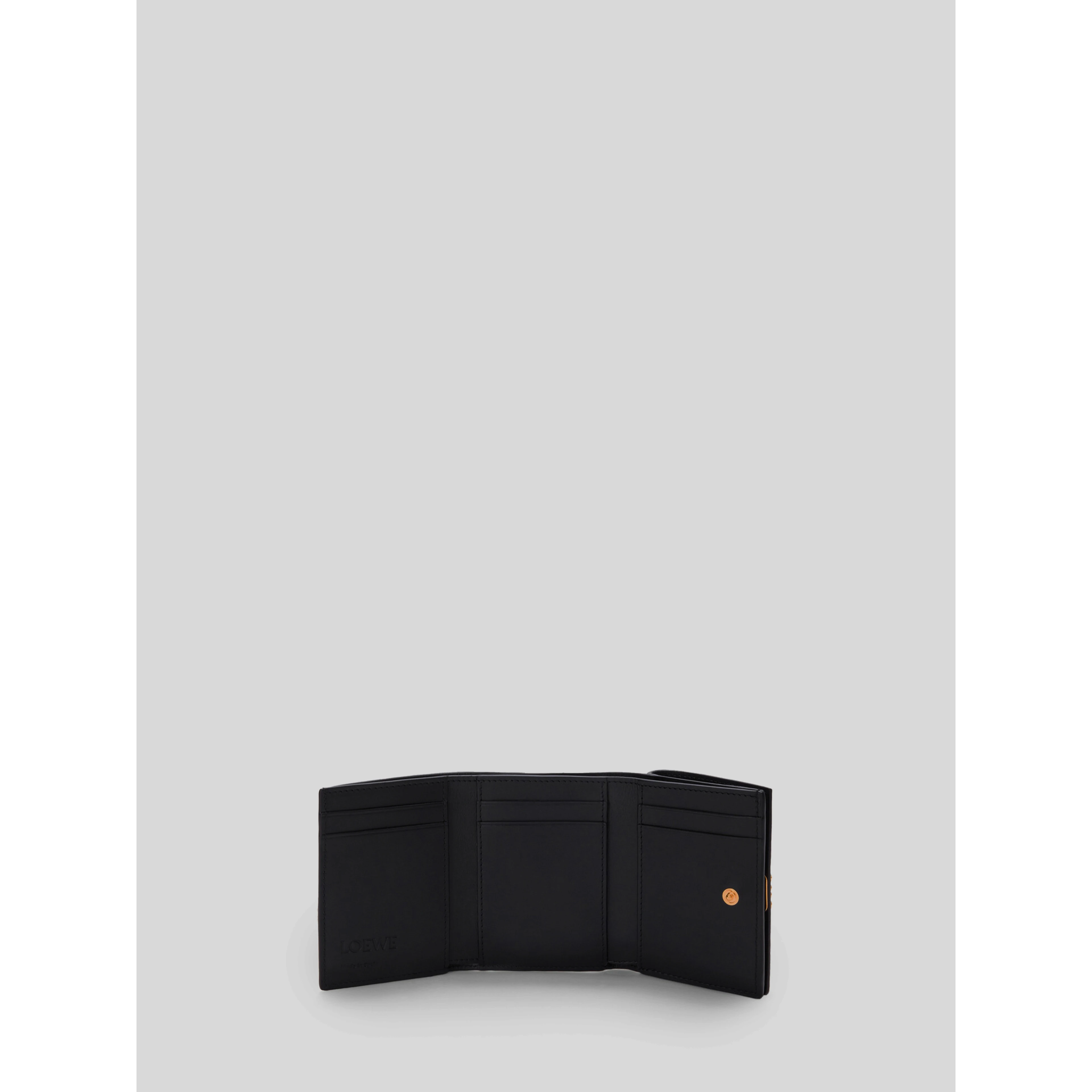 Trifold wallet with Anagram