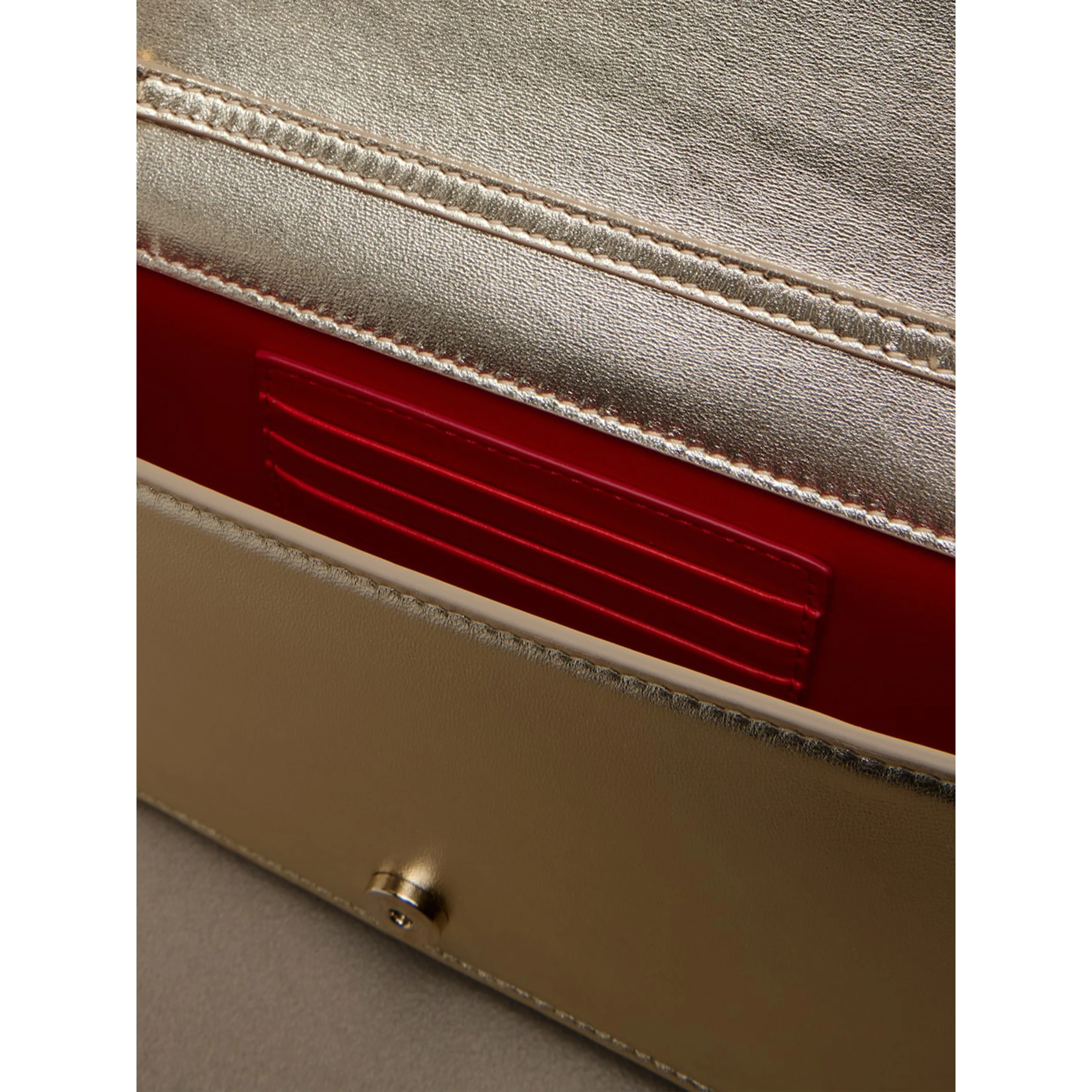 Bettina clutch