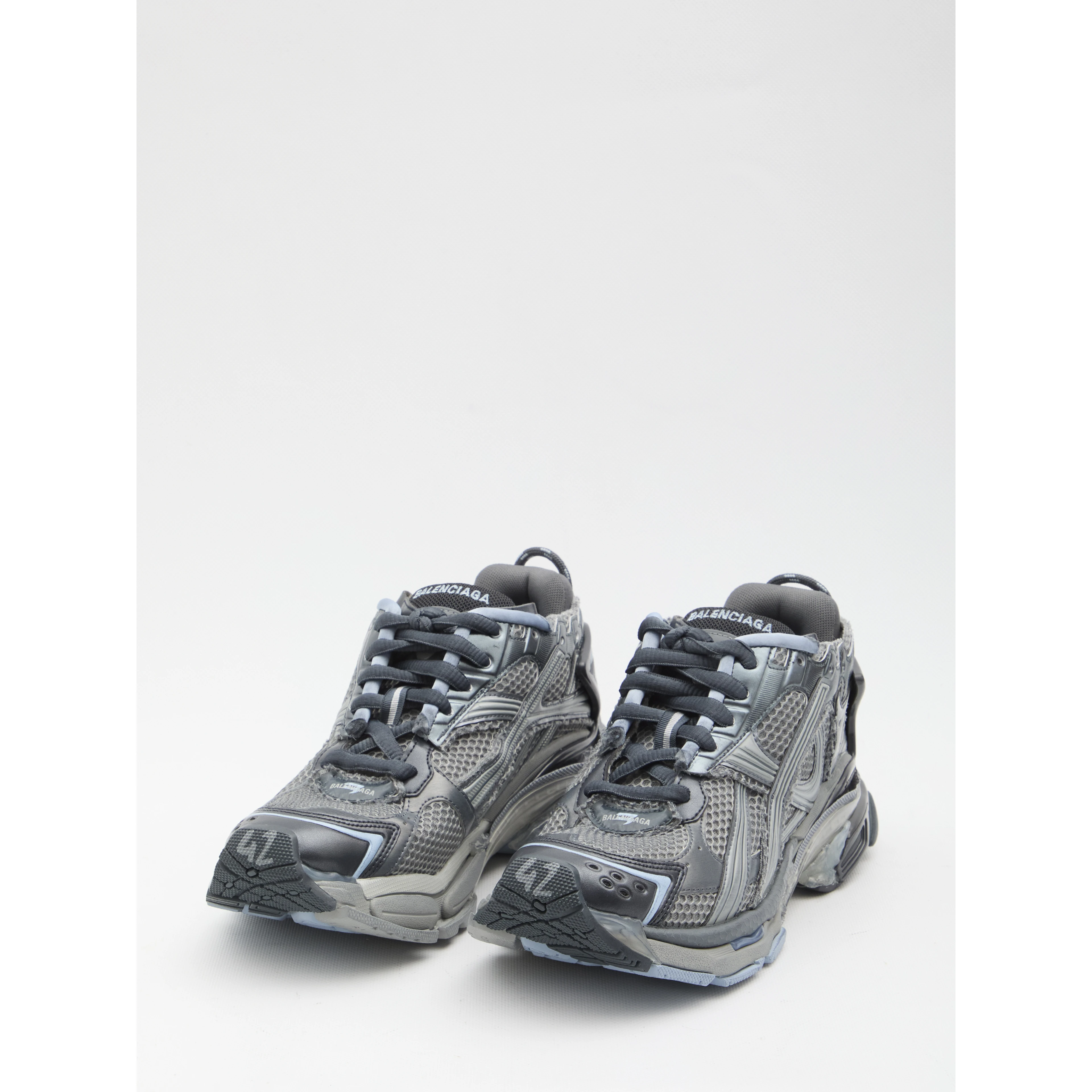 Runner sneakers