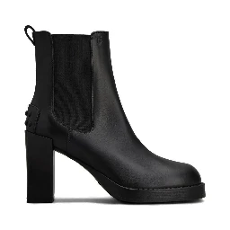 Chelsea boots in leather