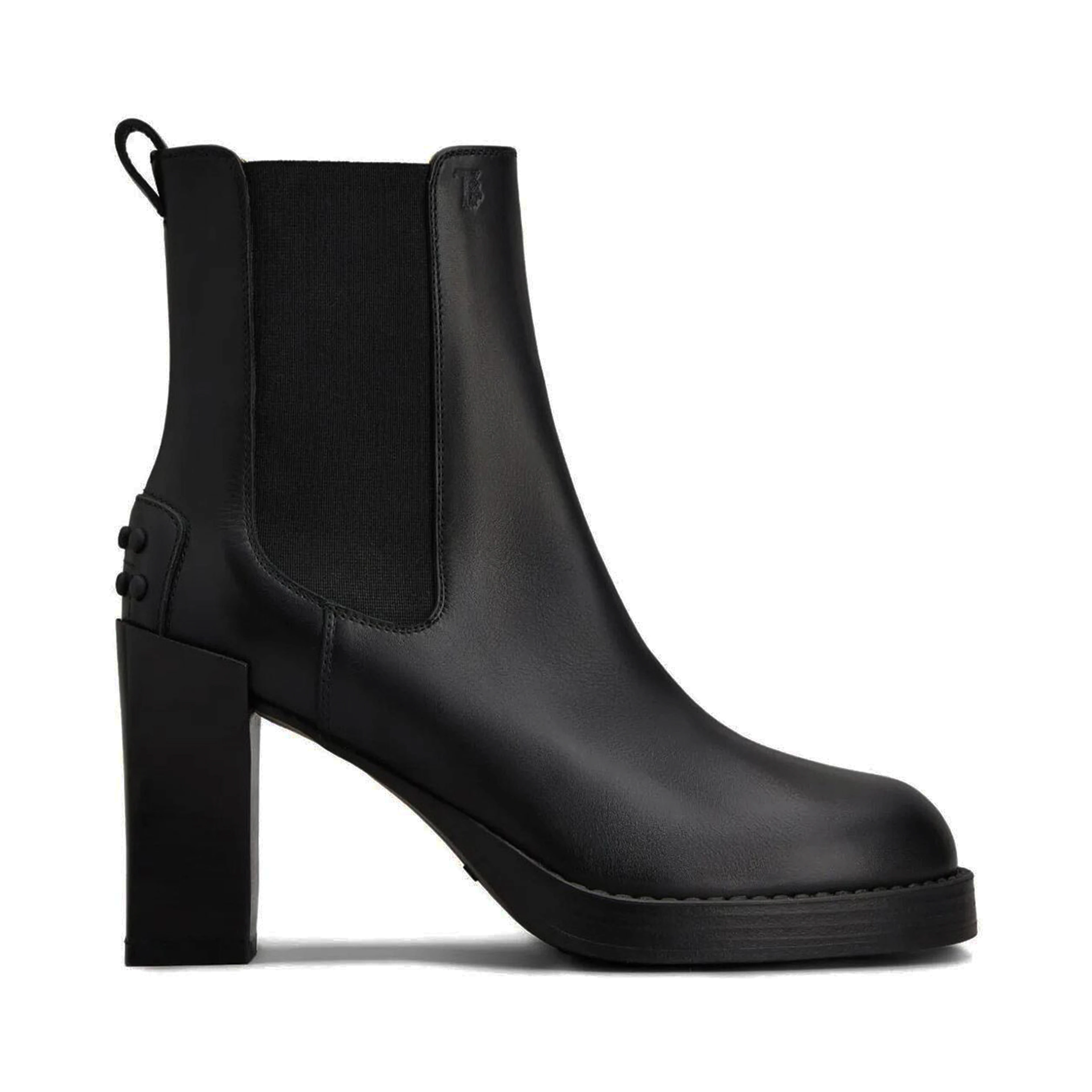 Chelsea boots in leather