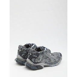 Runner sneakers