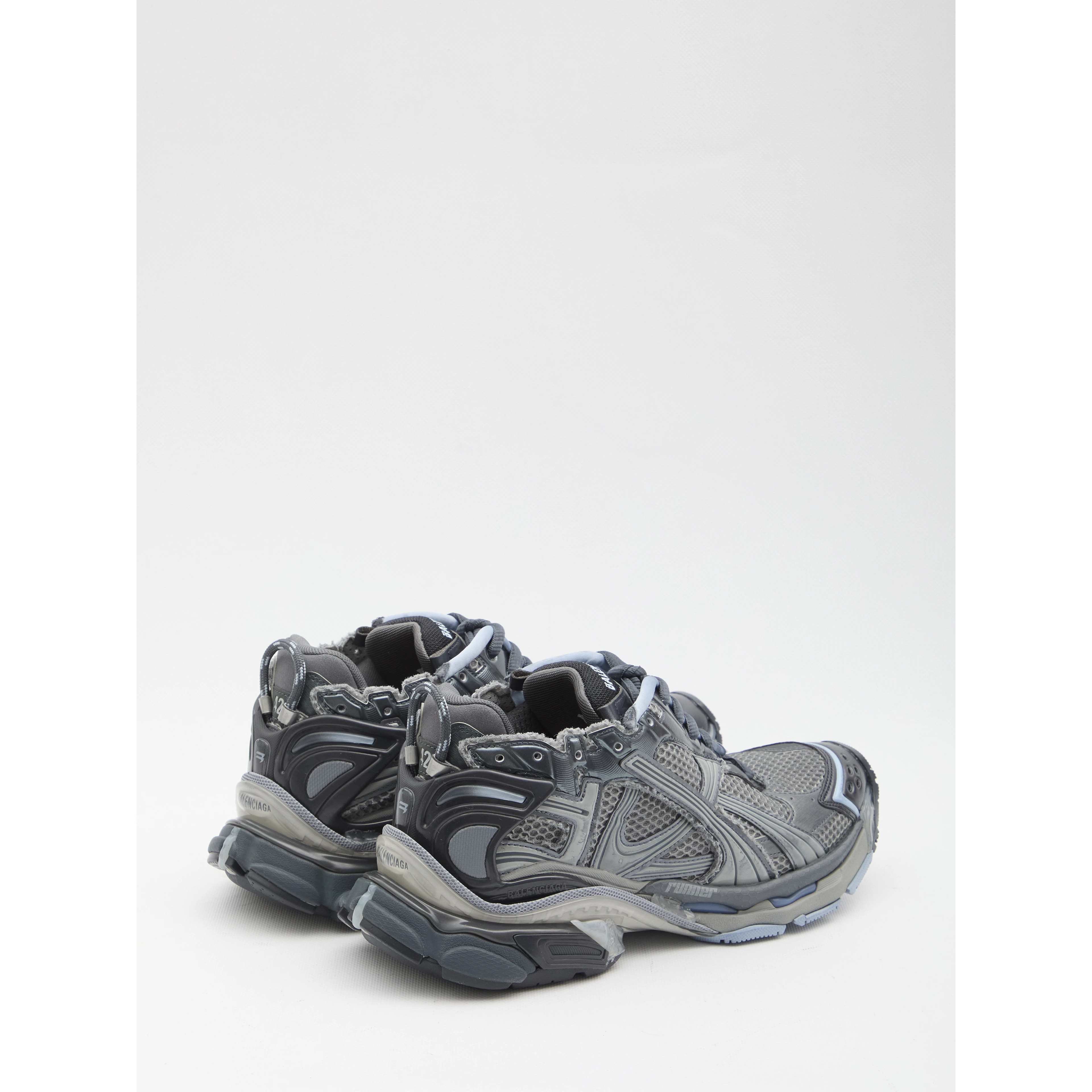 Runner sneakers