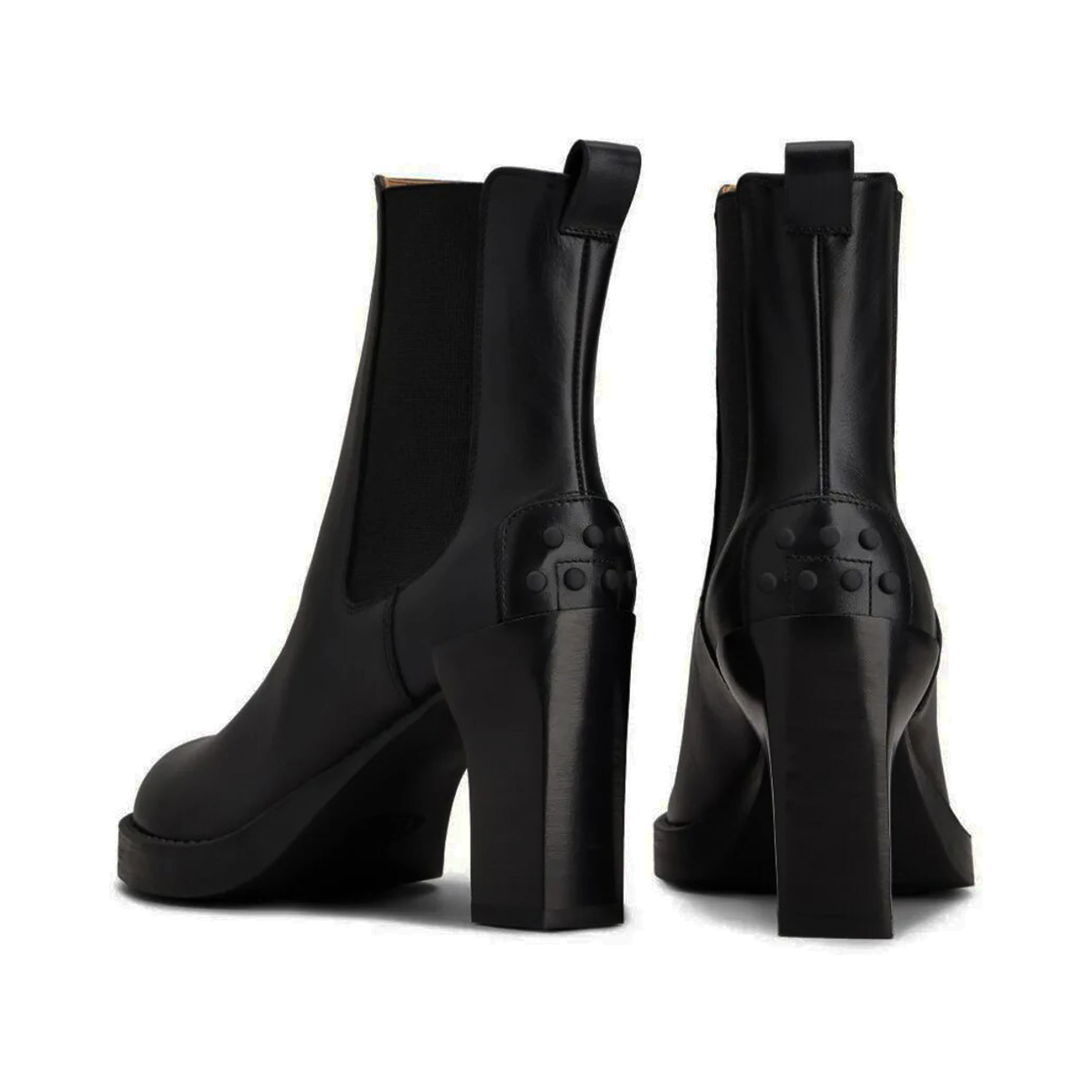 Chelsea boots in leather