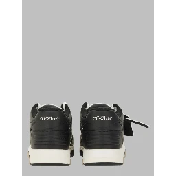 SNEAKER "OUT OF OFFICE"