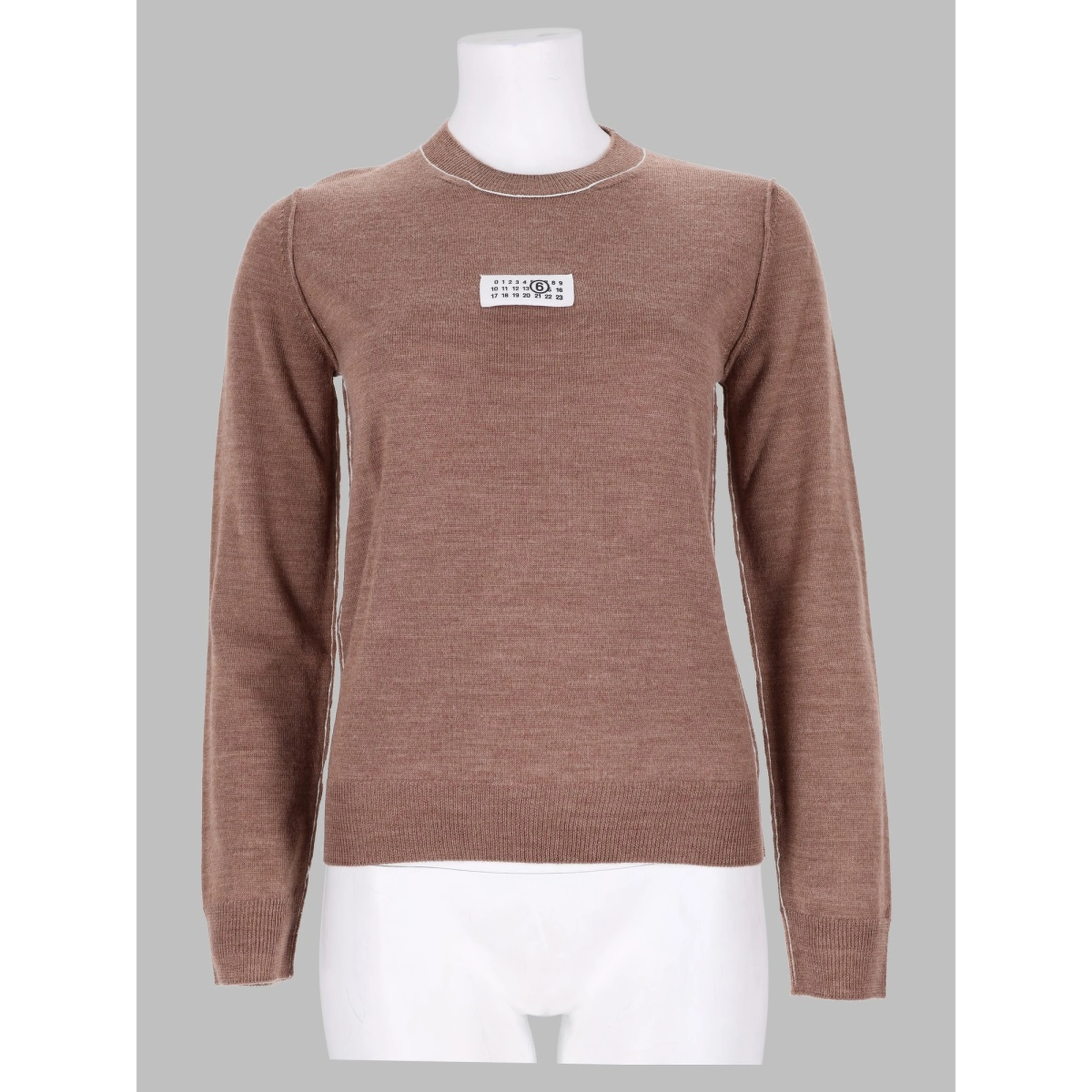 maglia con patch logo