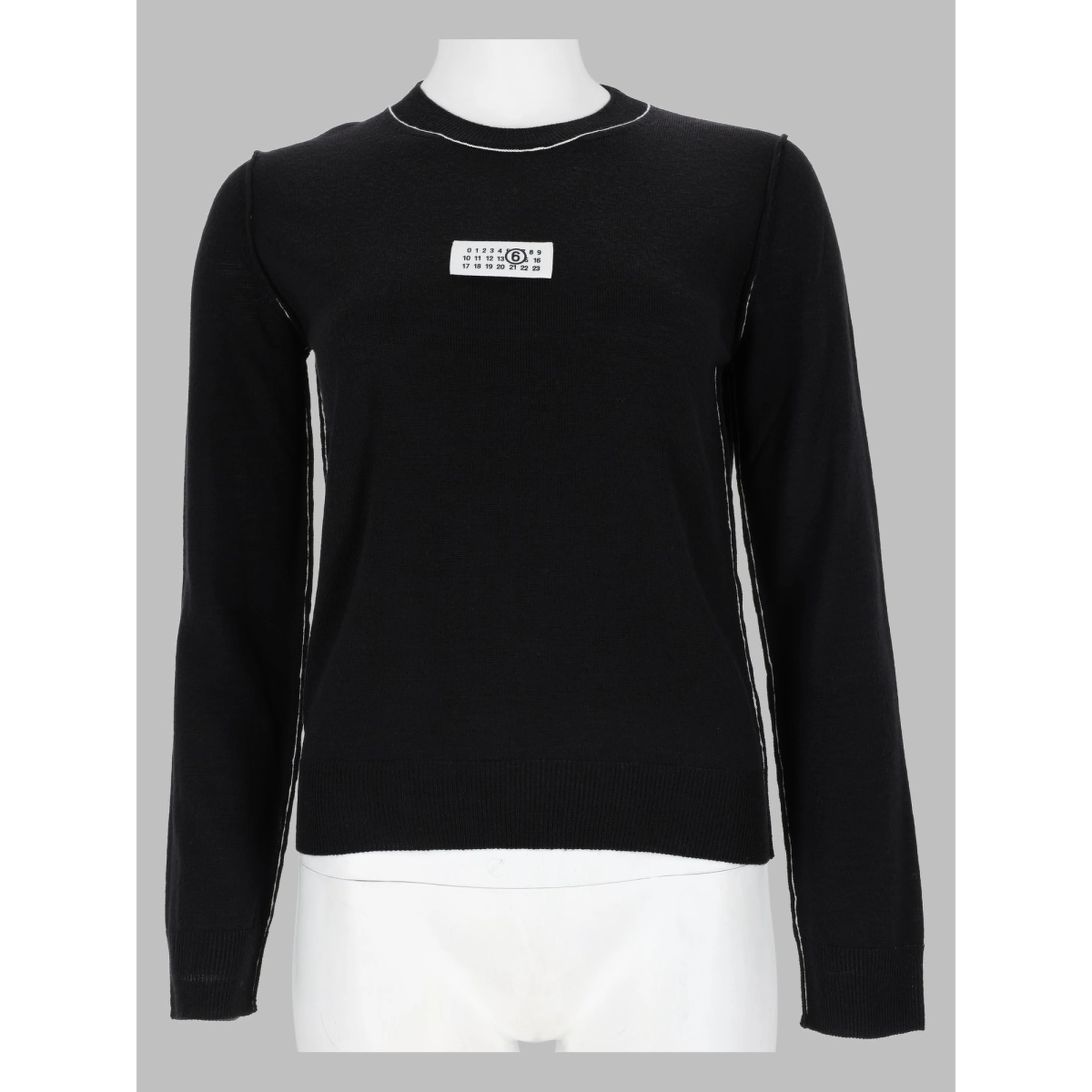 maglia con patch logo