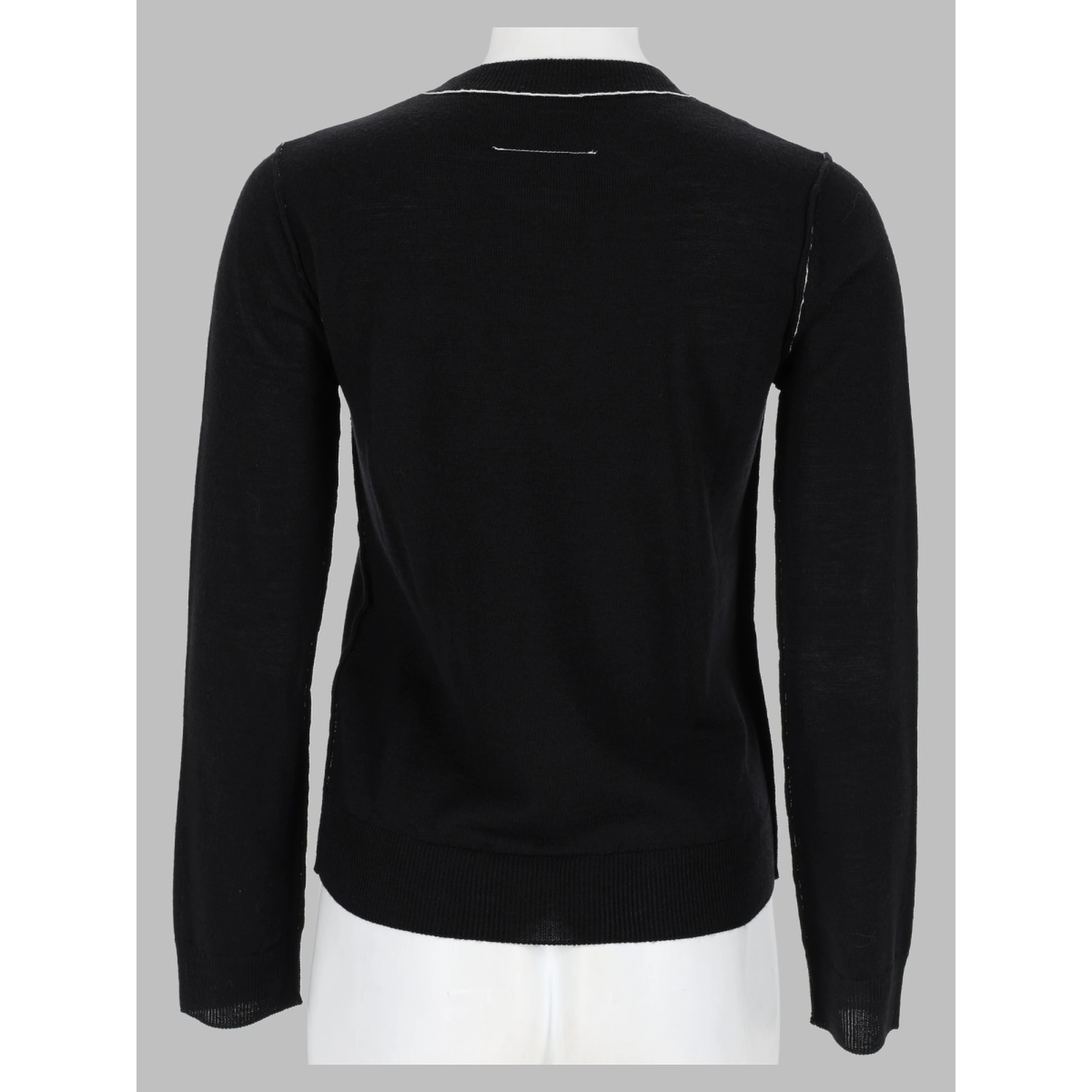 maglia con patch logo