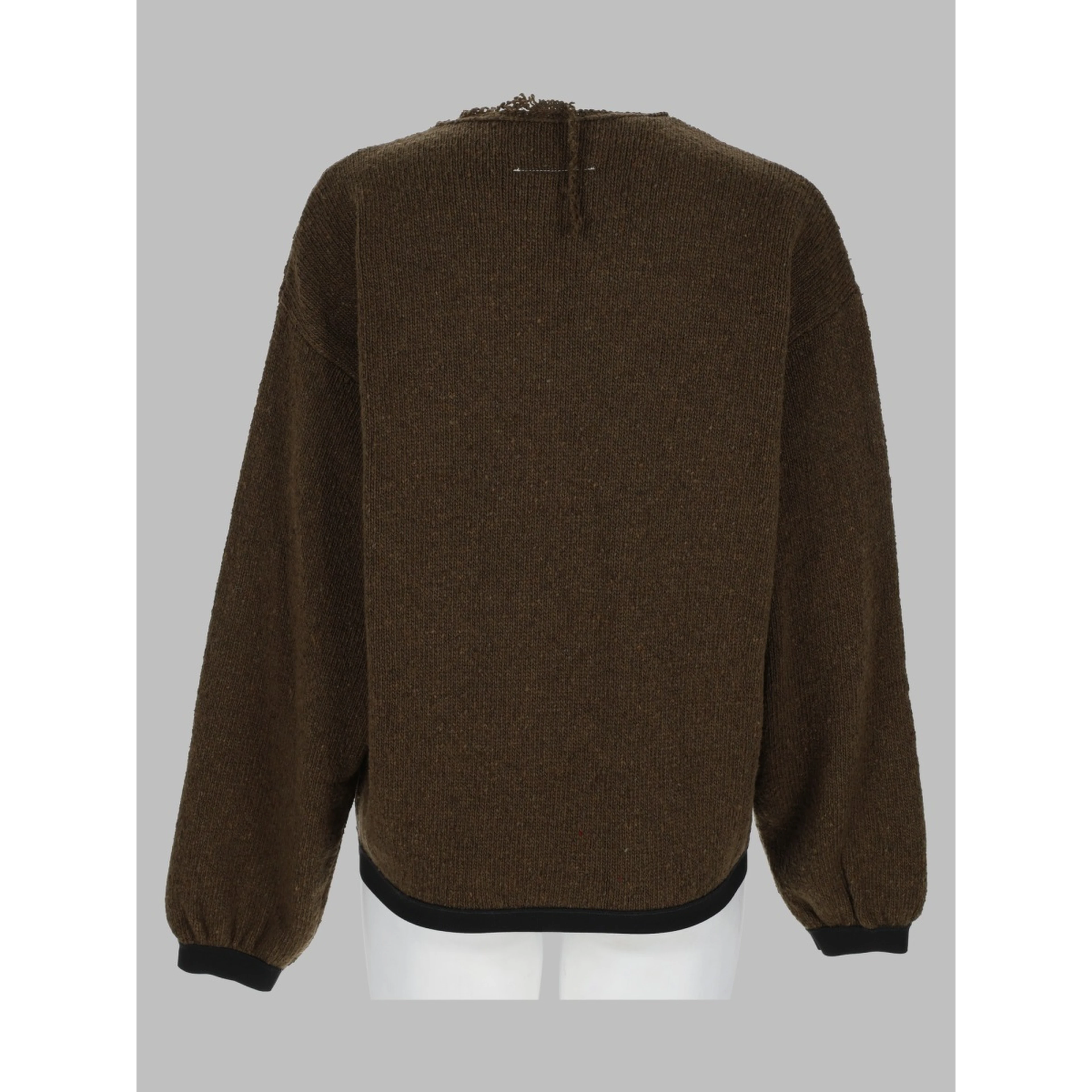 maglia con dettagli sfrangiati