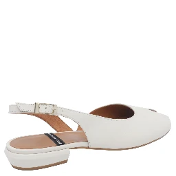 ANGEL ALARCON With Heel