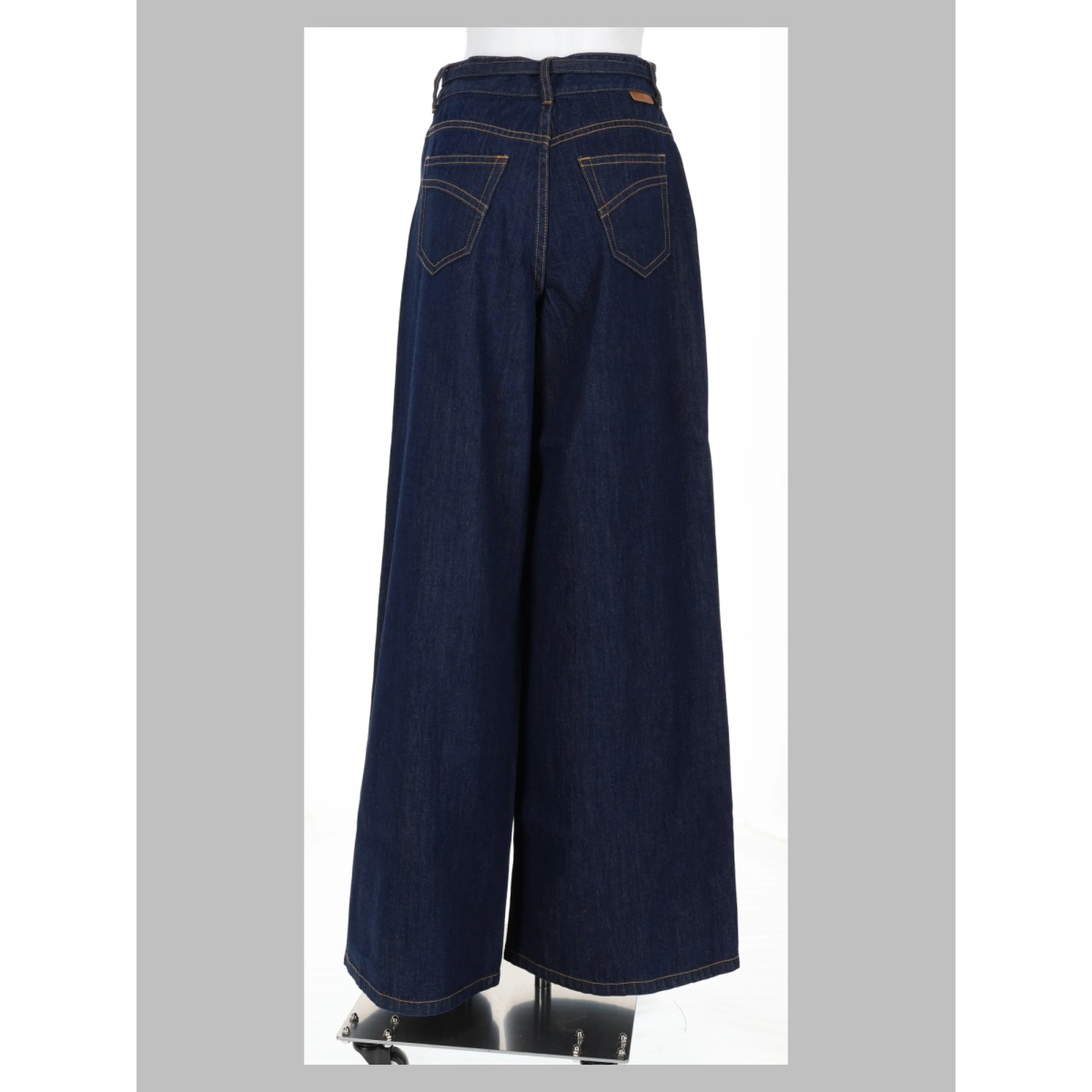 Jeans a zampa dalla vestibilità comoda