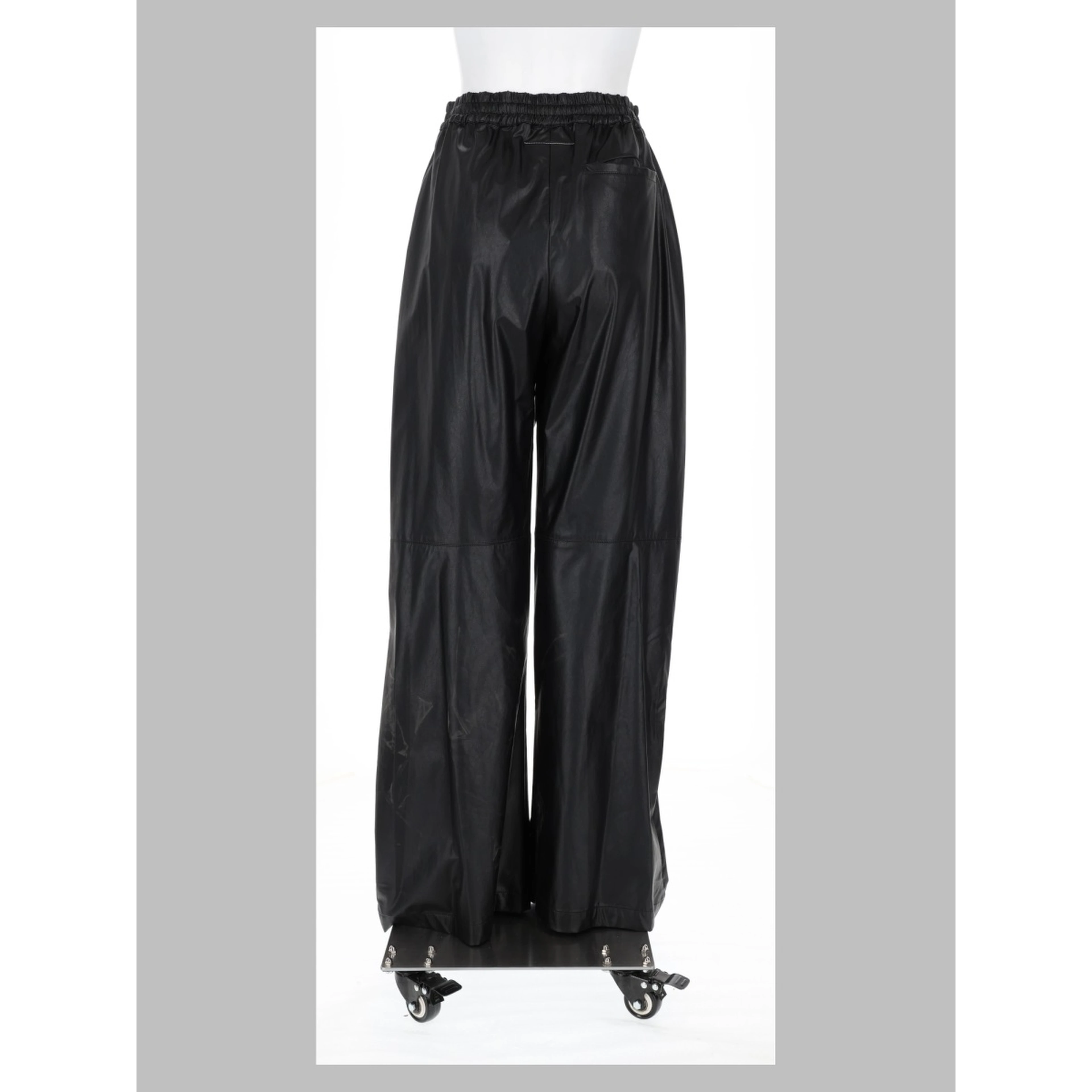 pantalone ampio in ecopelle
