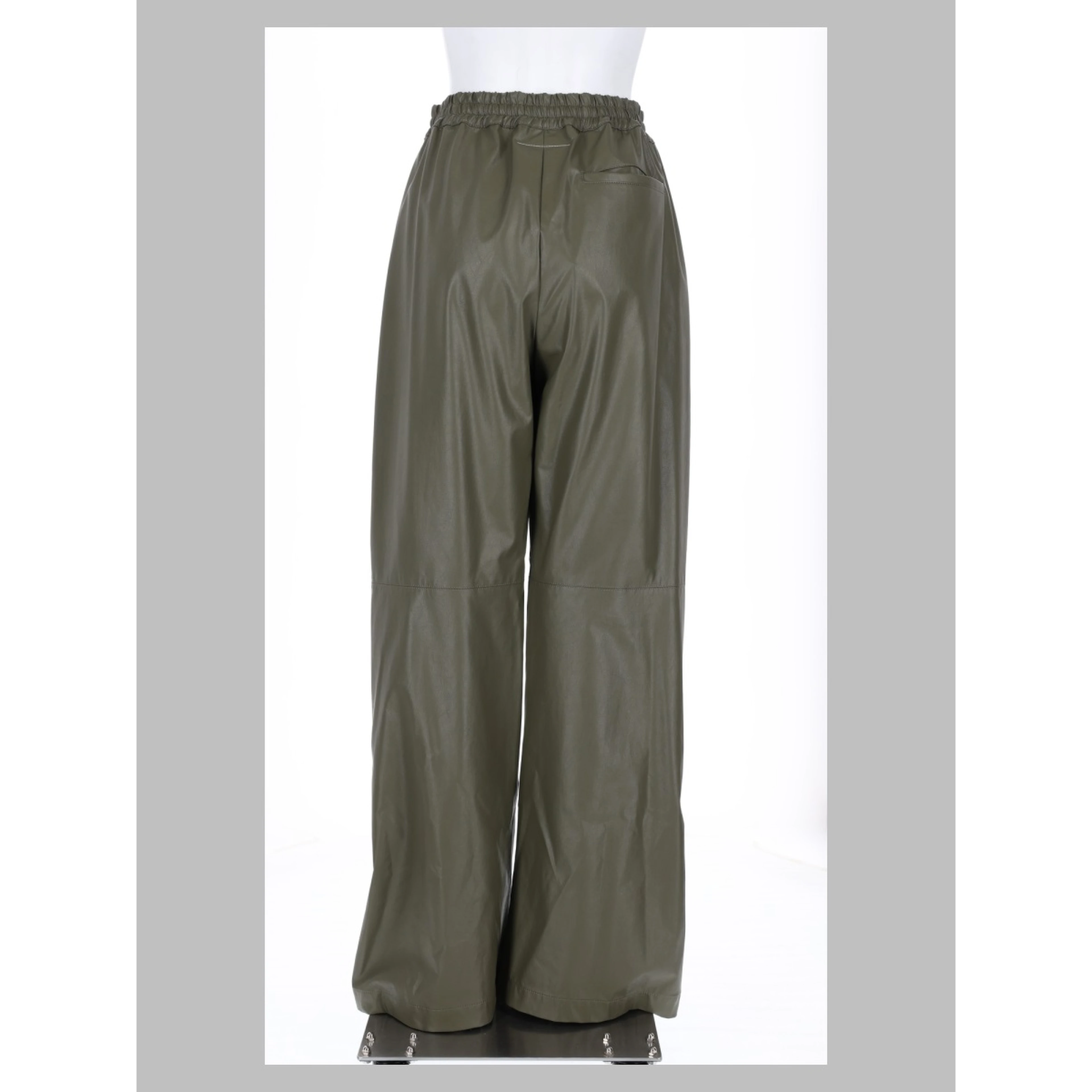 pantalone ampio in ecopelle