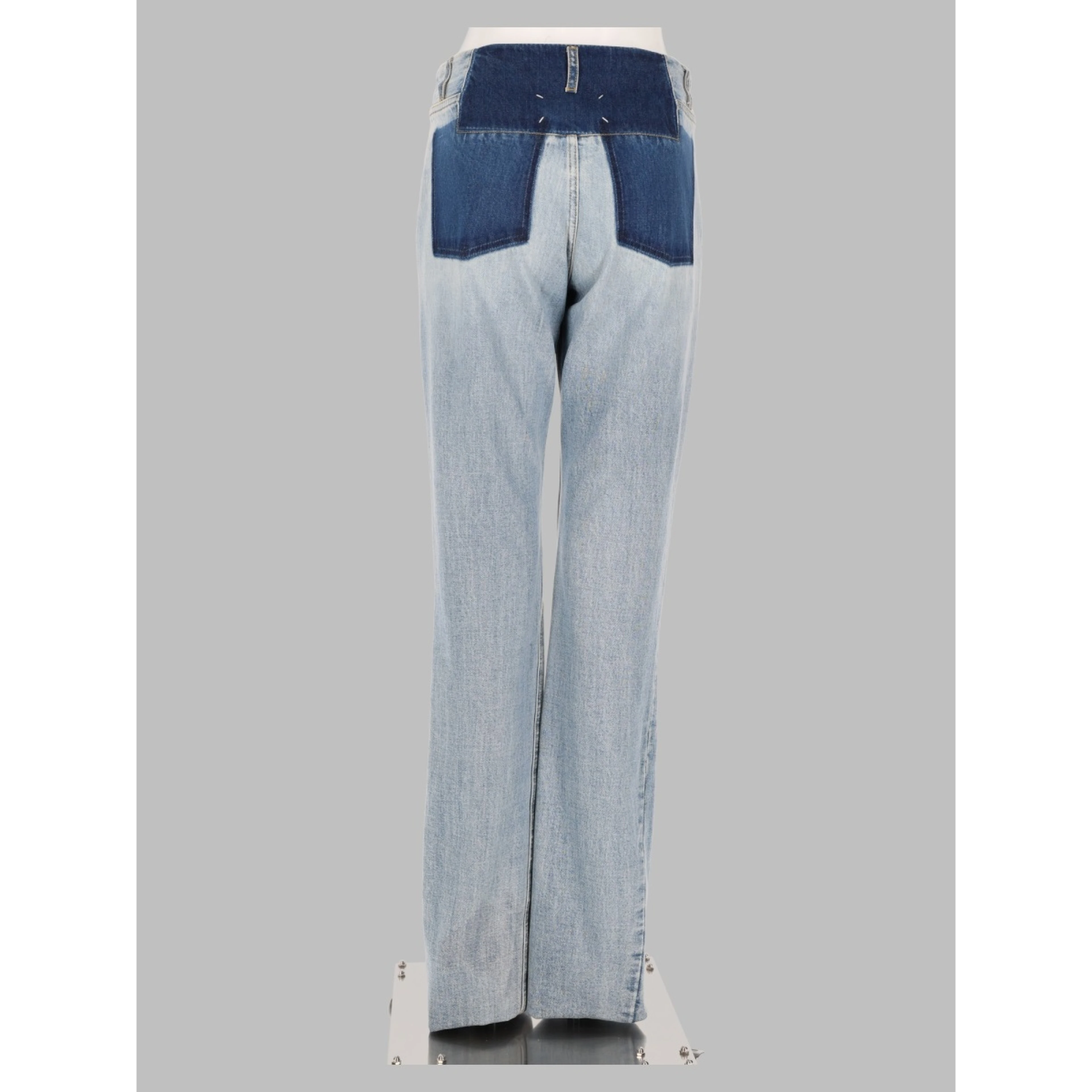 jeans con dettagli a contrasto