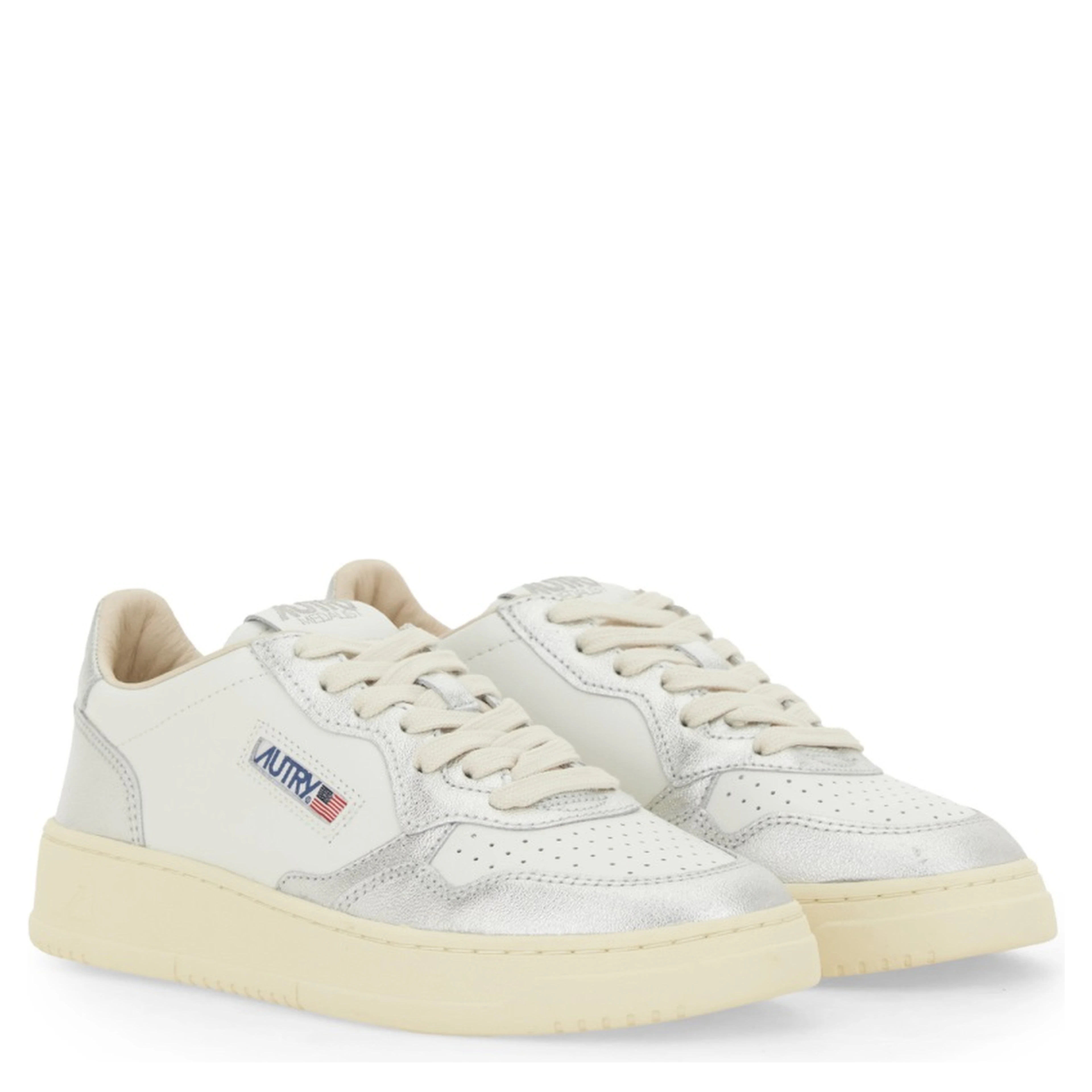 MEDALIST LOW SNEAKER