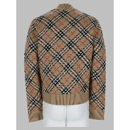 maglia con zip e stampa check