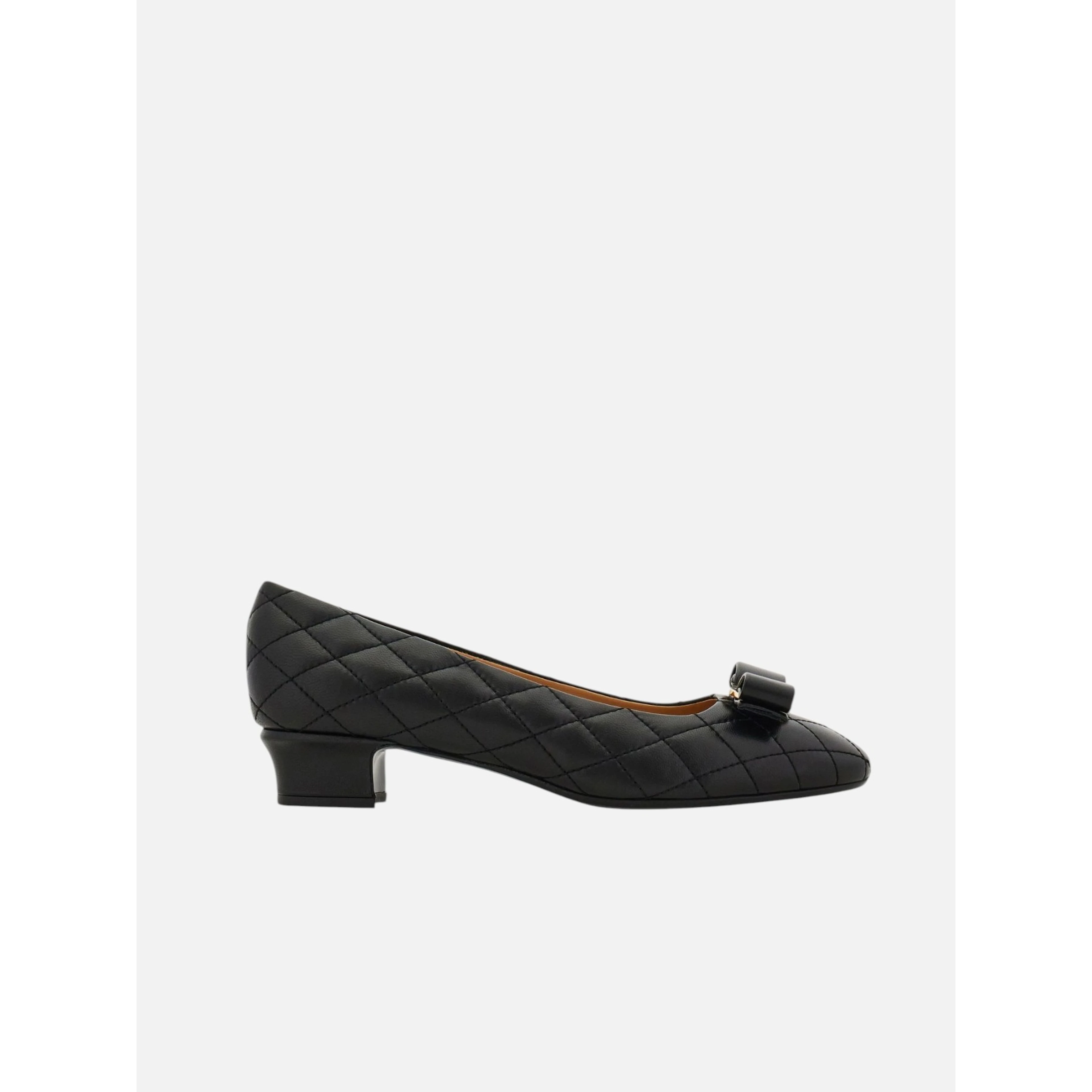 FERRAGAMO MAKES SHOES