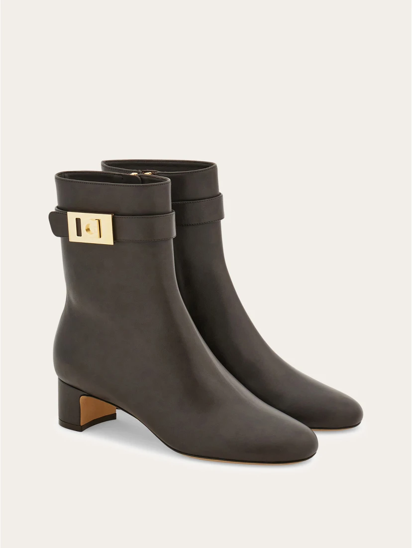FERRAGAMO HUG boots
