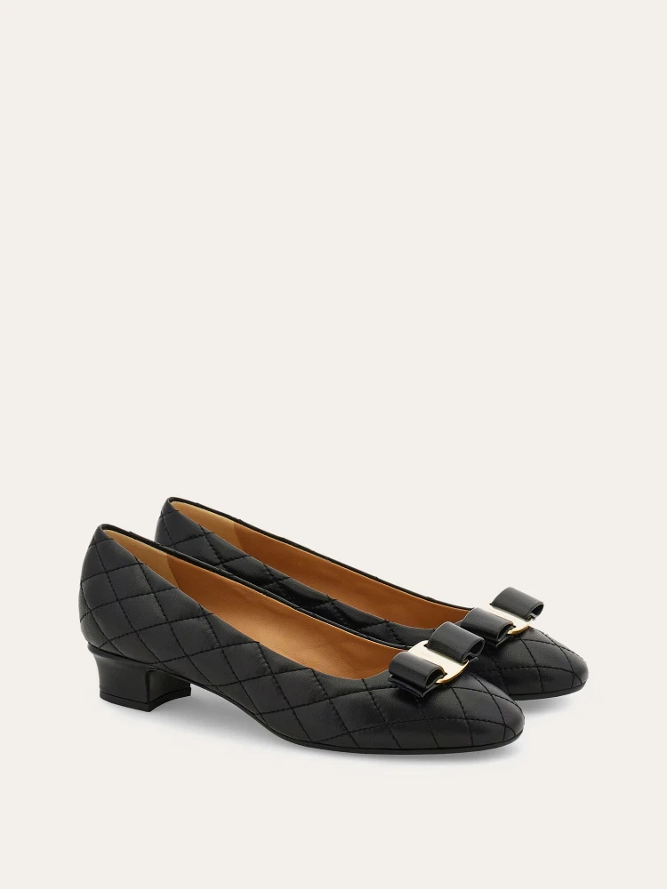 FERRAGAMO MAKES SHOES alternative