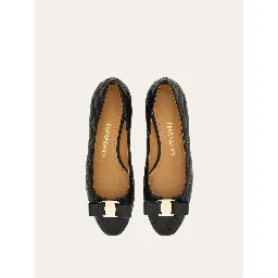 FERRAGAMO MAKES SHOES
