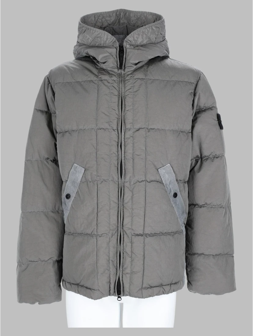 piumino con collo alto e patch logo