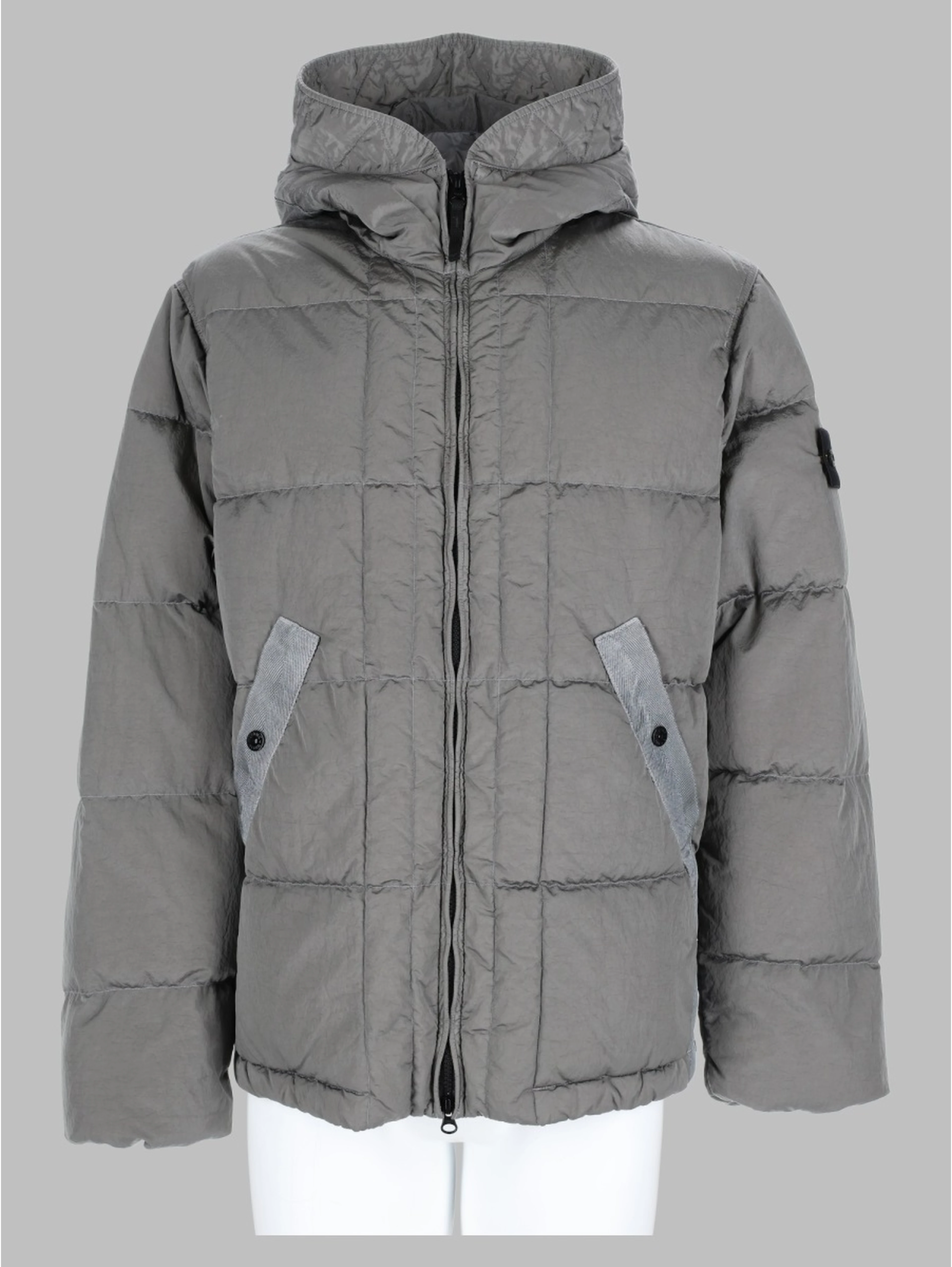 piumino con collo alto e patch logo