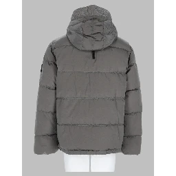piumino con collo alto e patch logo