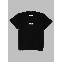 t-shirt con logo
