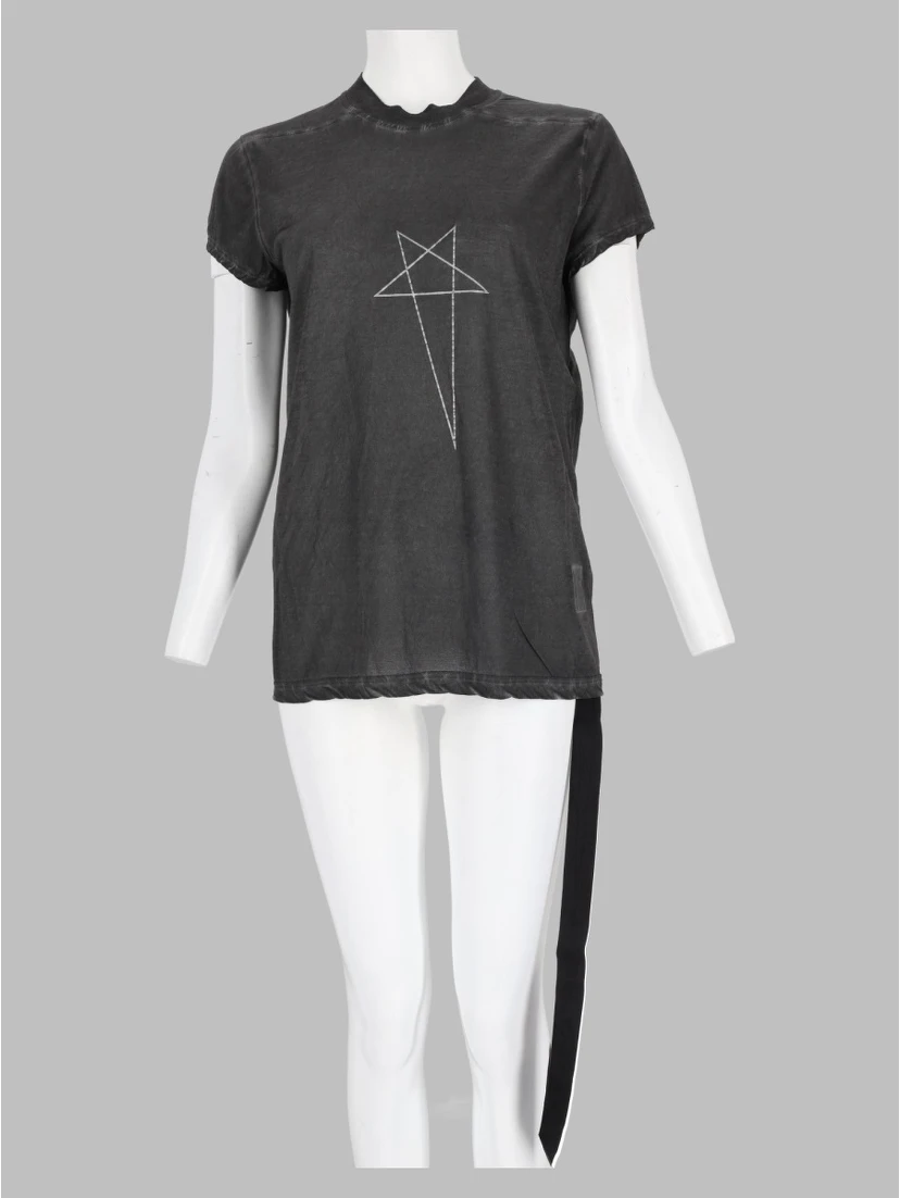 T-Shirt "Small Level T"