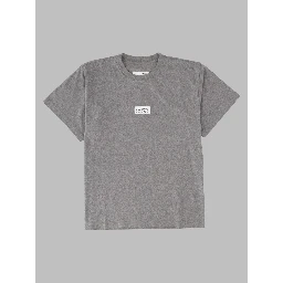 t-shirt con logo
