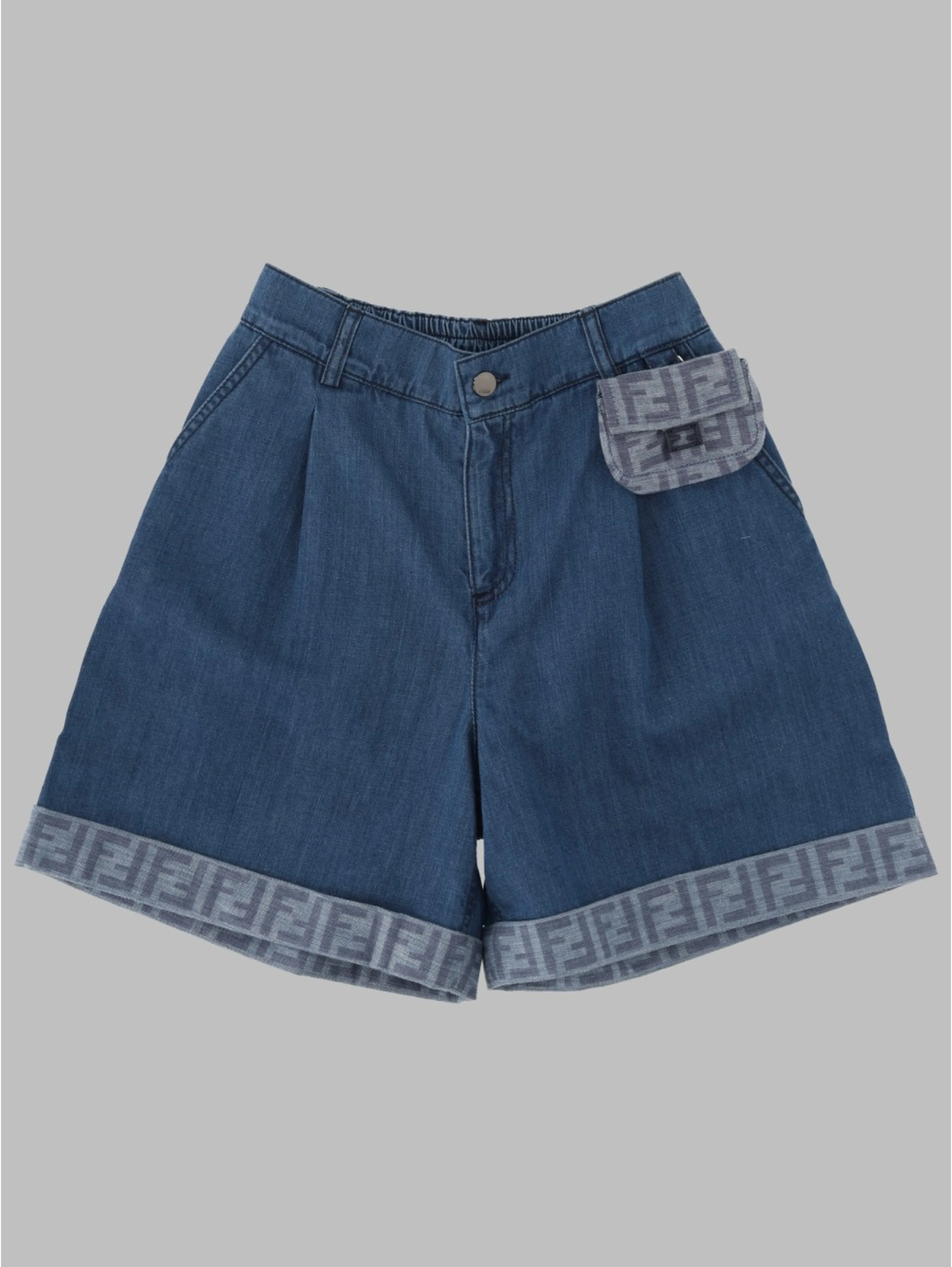 SHORT IN DENIM