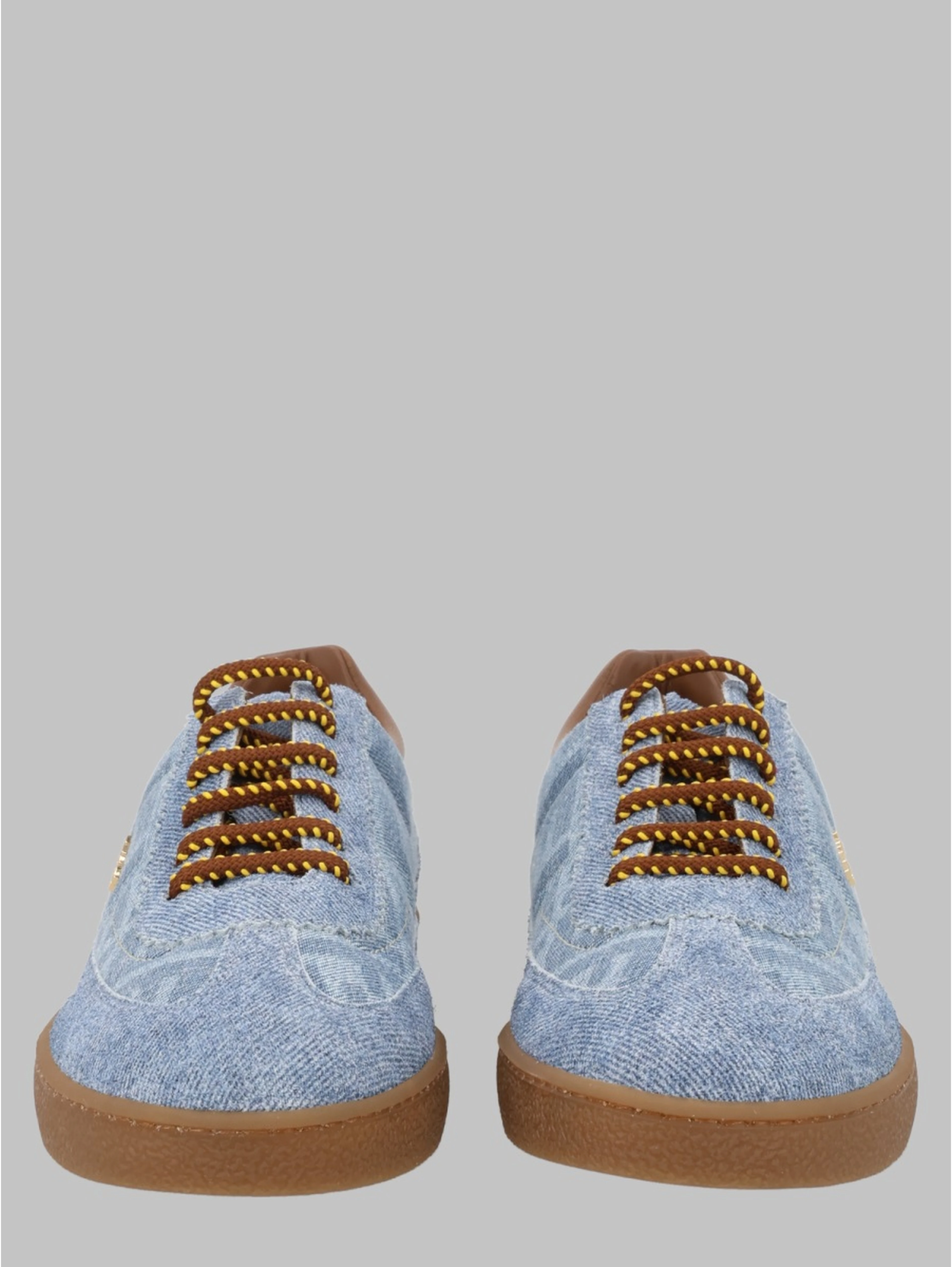 SNEAKER CON LOGO