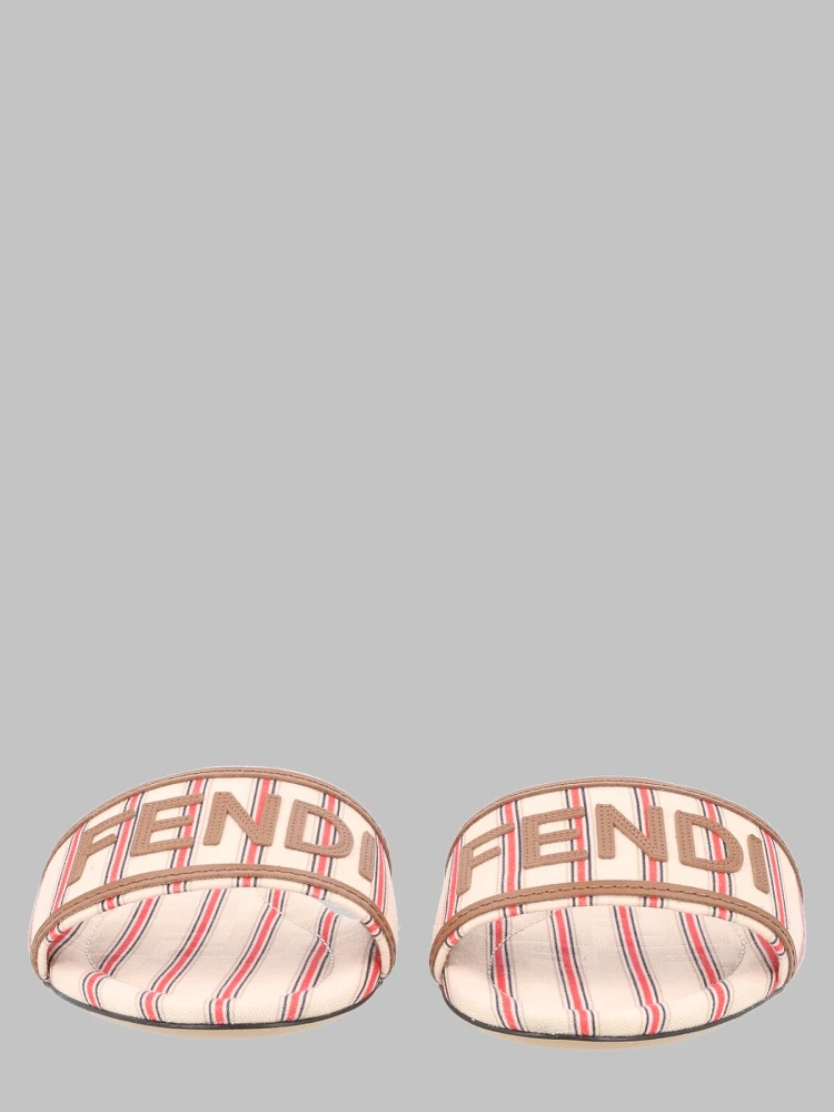 SLIDE IN CANVAS FF CON LOGO