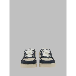 SNEAKER "SAYS IT"