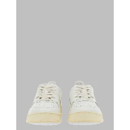 SNEAKER MEDALIST LOW