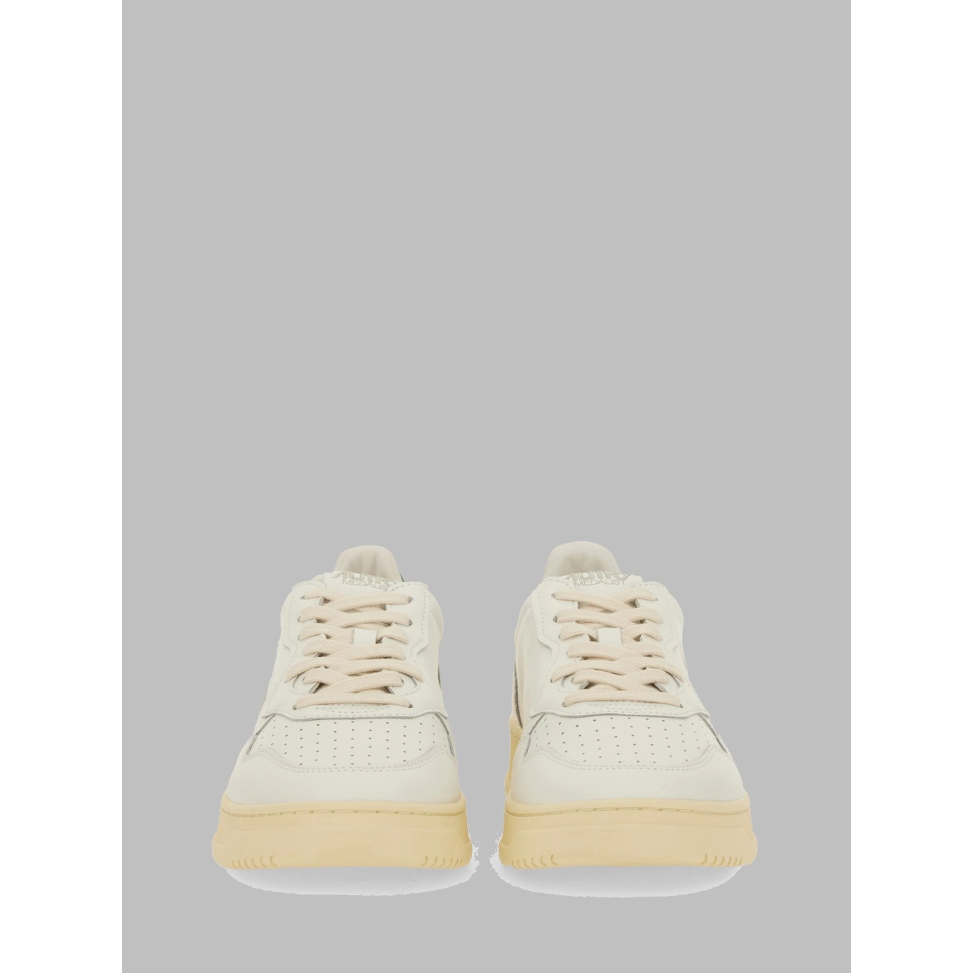 MEDALIST LOW SNEAKER