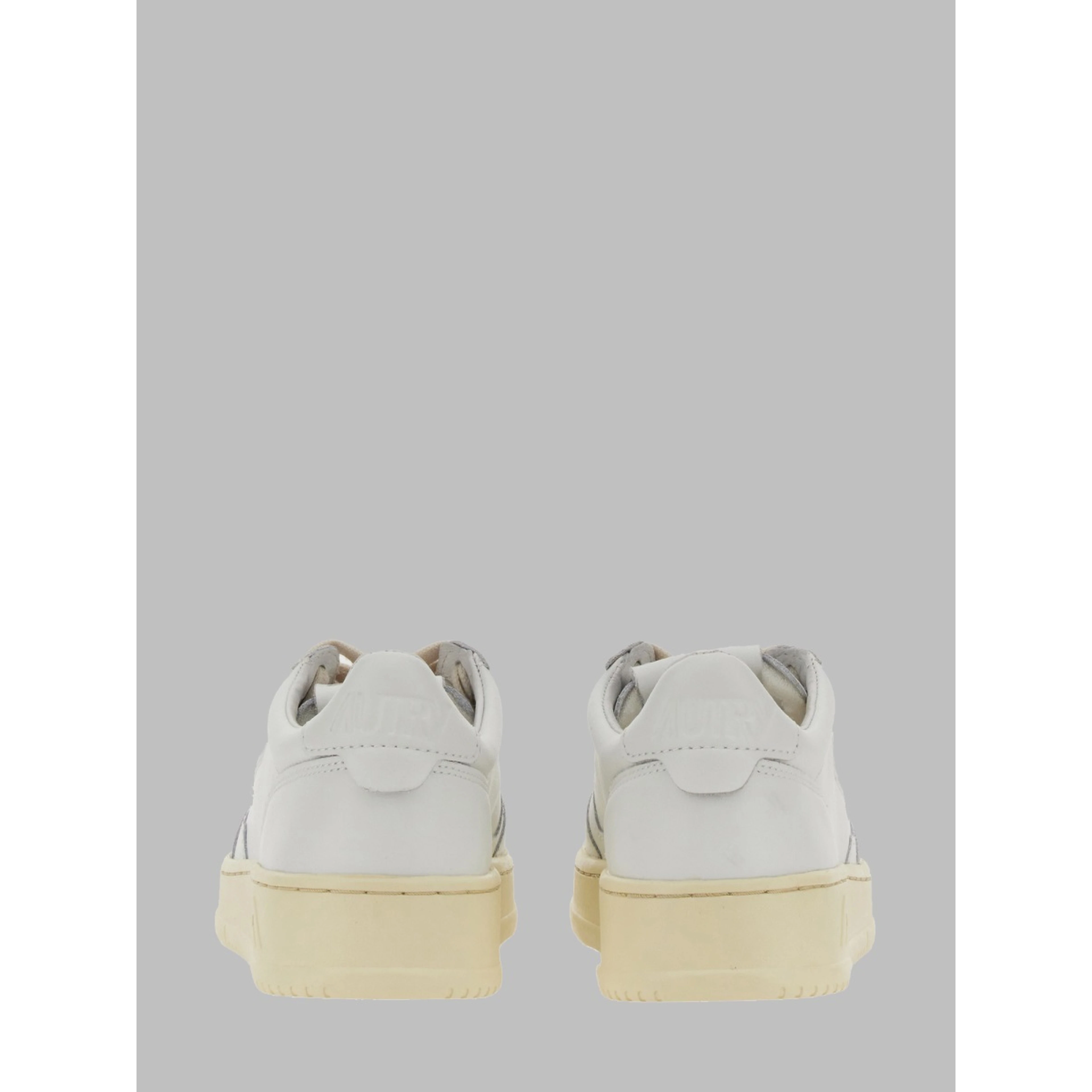 MEDALIST LOW SNEAKER