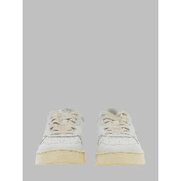 MEDALIST LOW SNEAKER